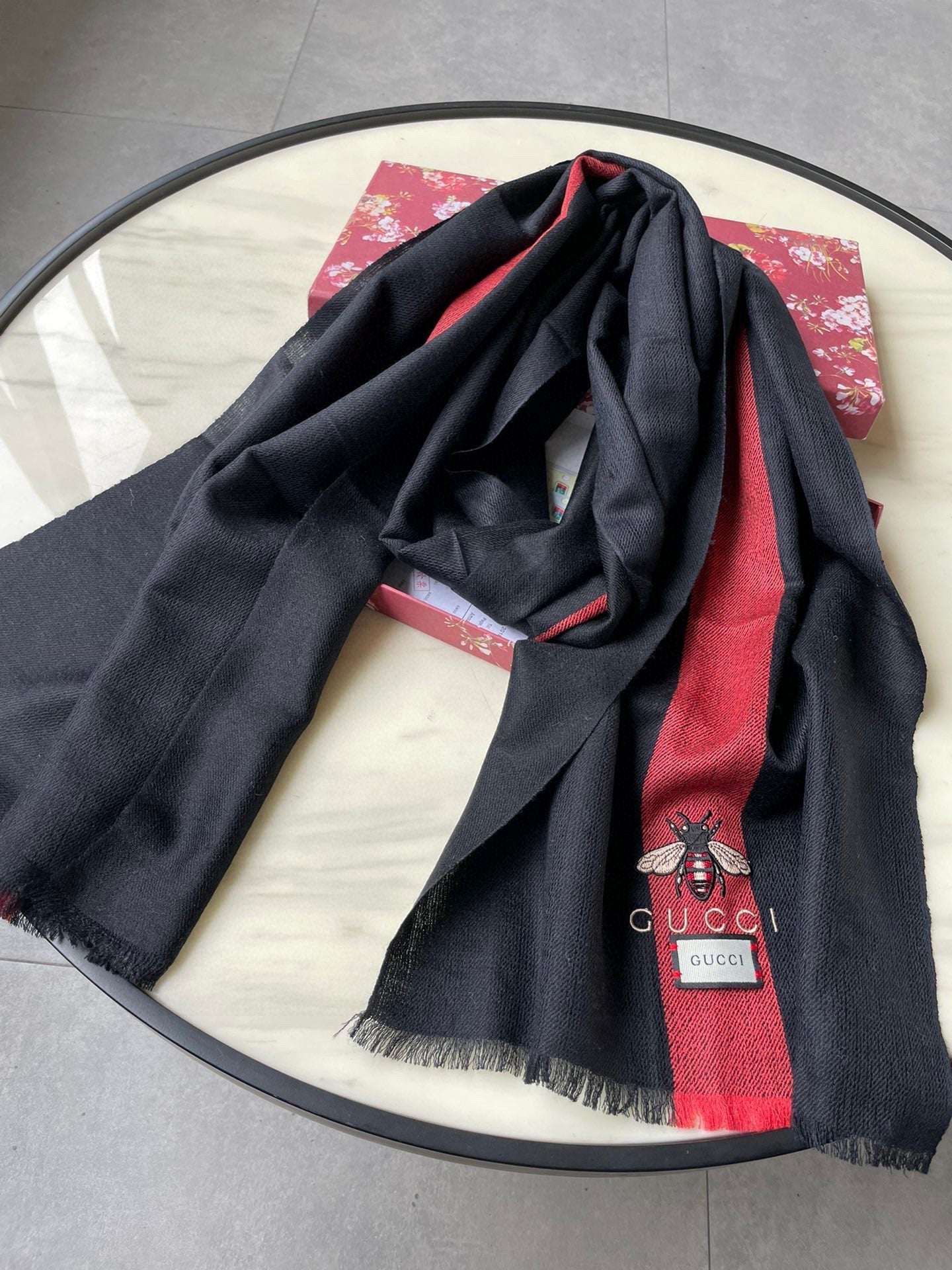 SCARF 200 CM IN BLACK MIX RED CASHMERE WITH EMBROIDERED BEE 407516 mysite