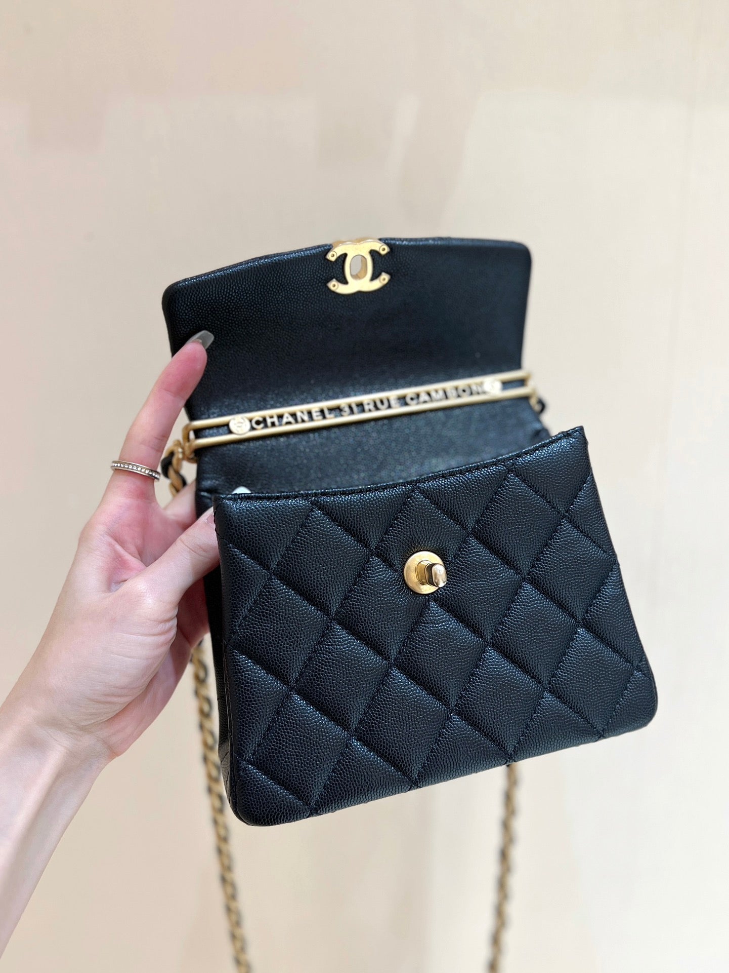 24s 31 ruecambon 15cm black caviar leather mysite