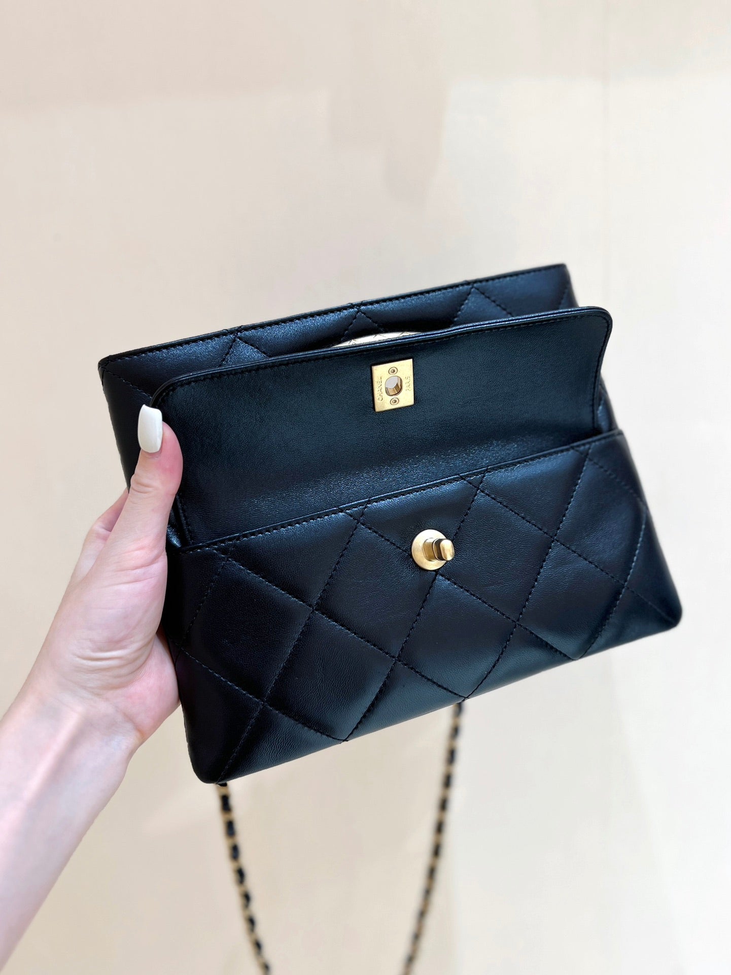 CLUTCH 25 IN BLACK SHEEPSKIN GOLD HARDWARE mysite