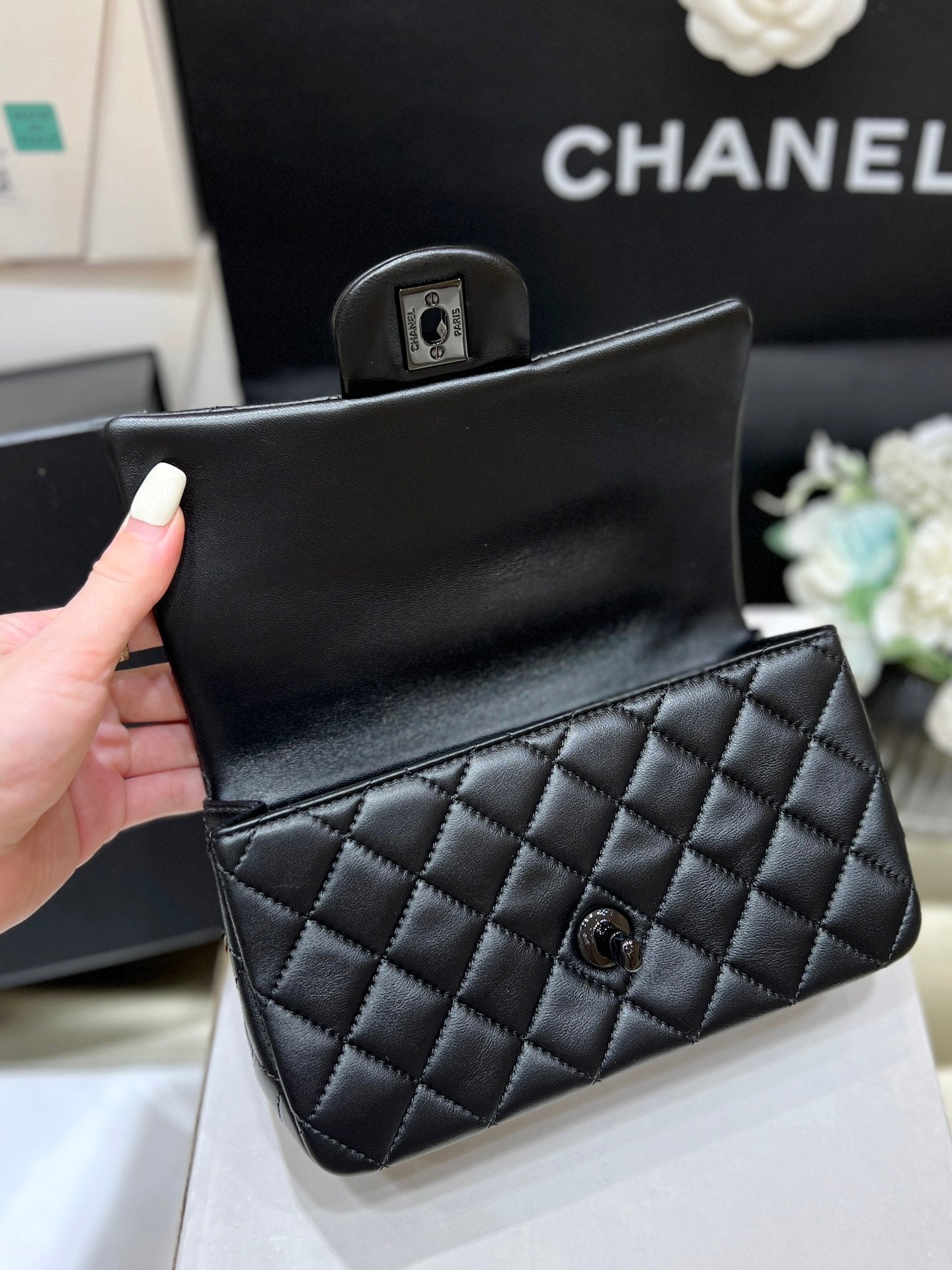 25C Mini Flap Bag Top Handle 20cm Black Lambskin Black Hardware mysite