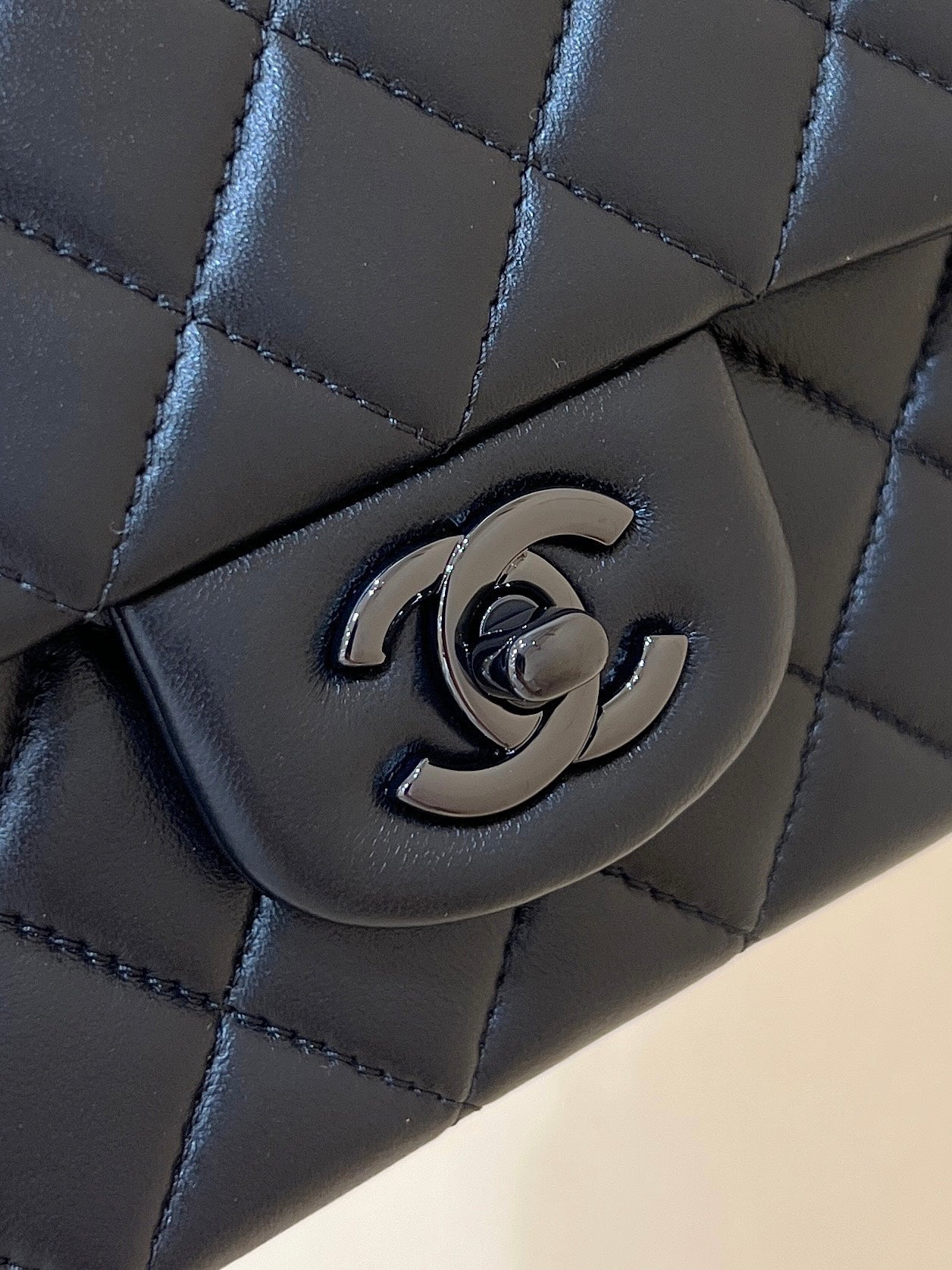 25C Mini Flap Bag Top Handle 20cm Black Lambskin Black Hardware mysite