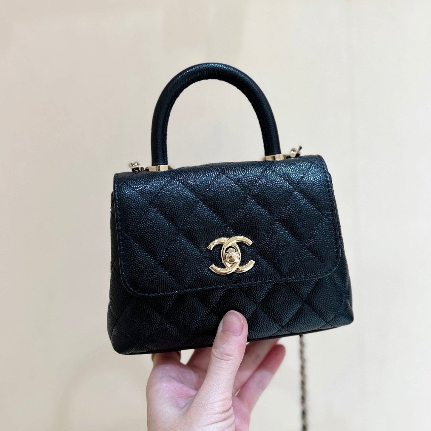 CC 24K Coco Hanle Nano 18cm Black Grained Calfskin Gold Hardware mysite
