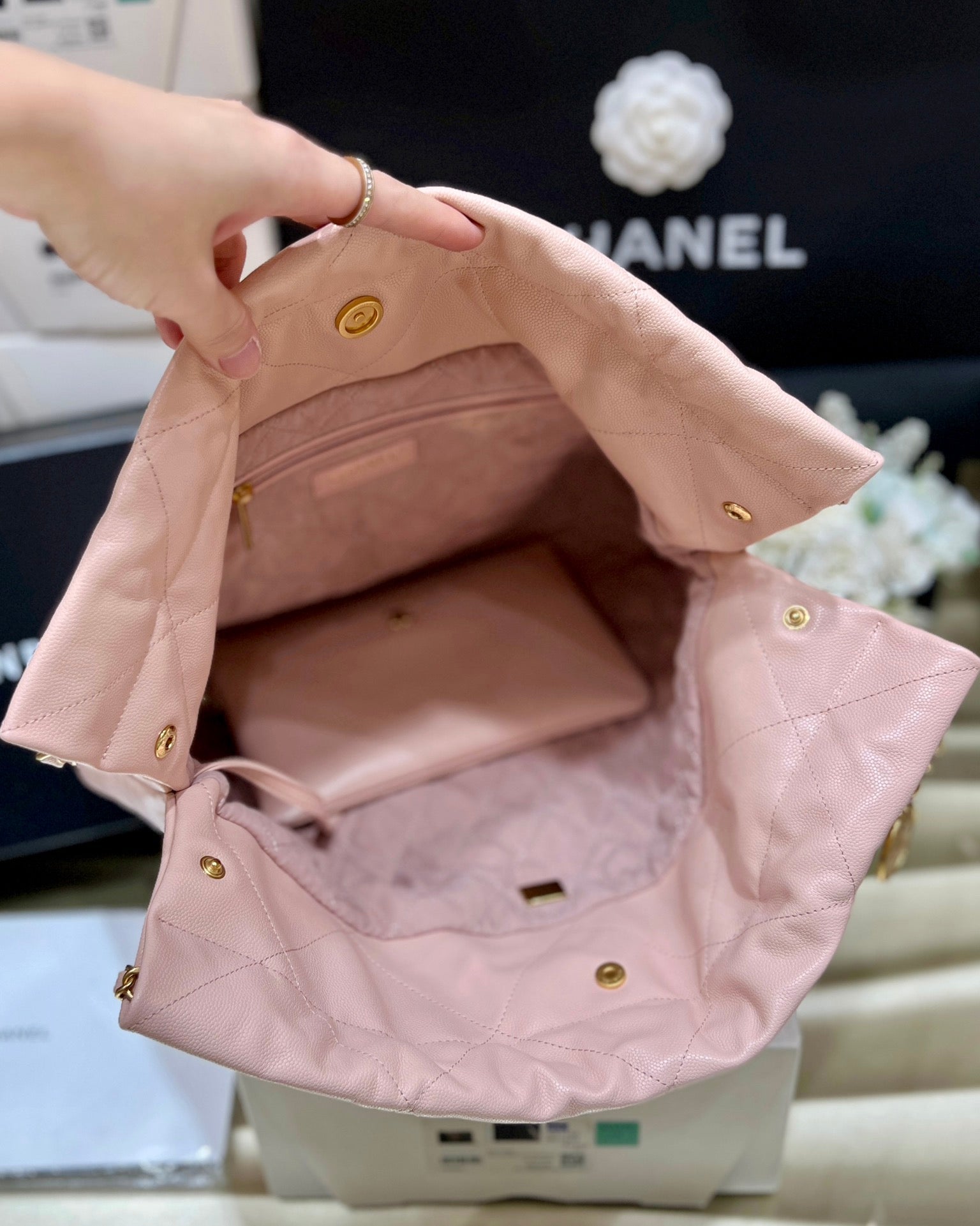 CC 24K Hobo 22 Bag Light Pink Grained Calfskin mysite