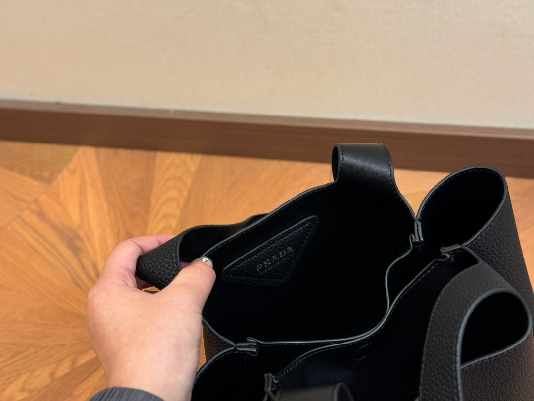 PRA 25 BASKET BAG IN BLACK CALFSKIN mysite