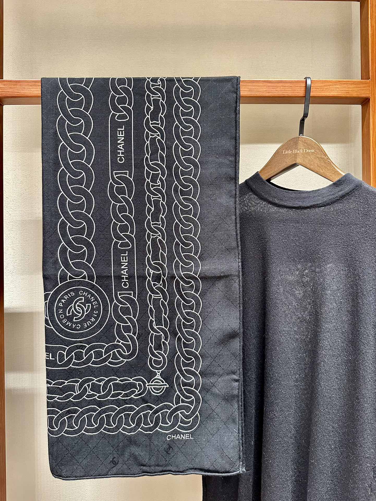 SQUARE SCARF 140 CM IN BLACK MIX GOLD SILK 403987 mysite