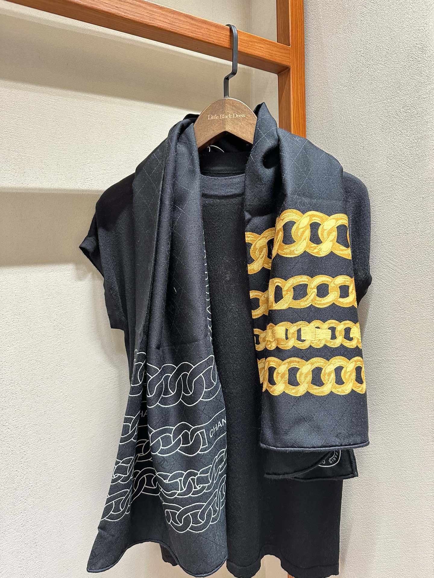 SQUARE SCARF 140 CM IN BLACK MIX GOLD SILK 403987 mysite