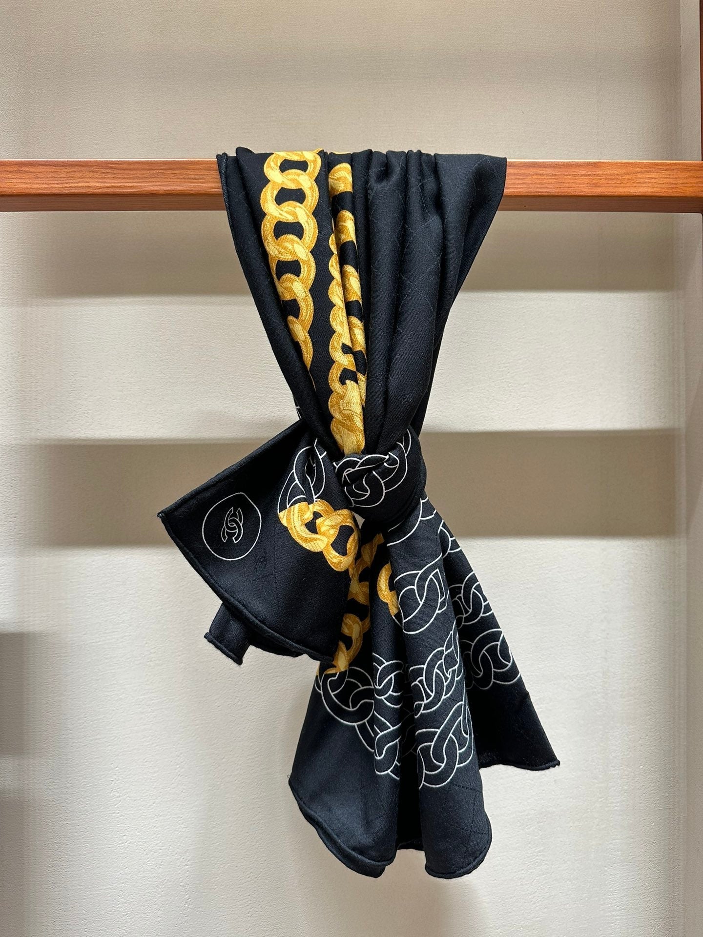 SQUARE SCARF 140 CM IN BLACK MIX GOLD SILK 403987 mysite