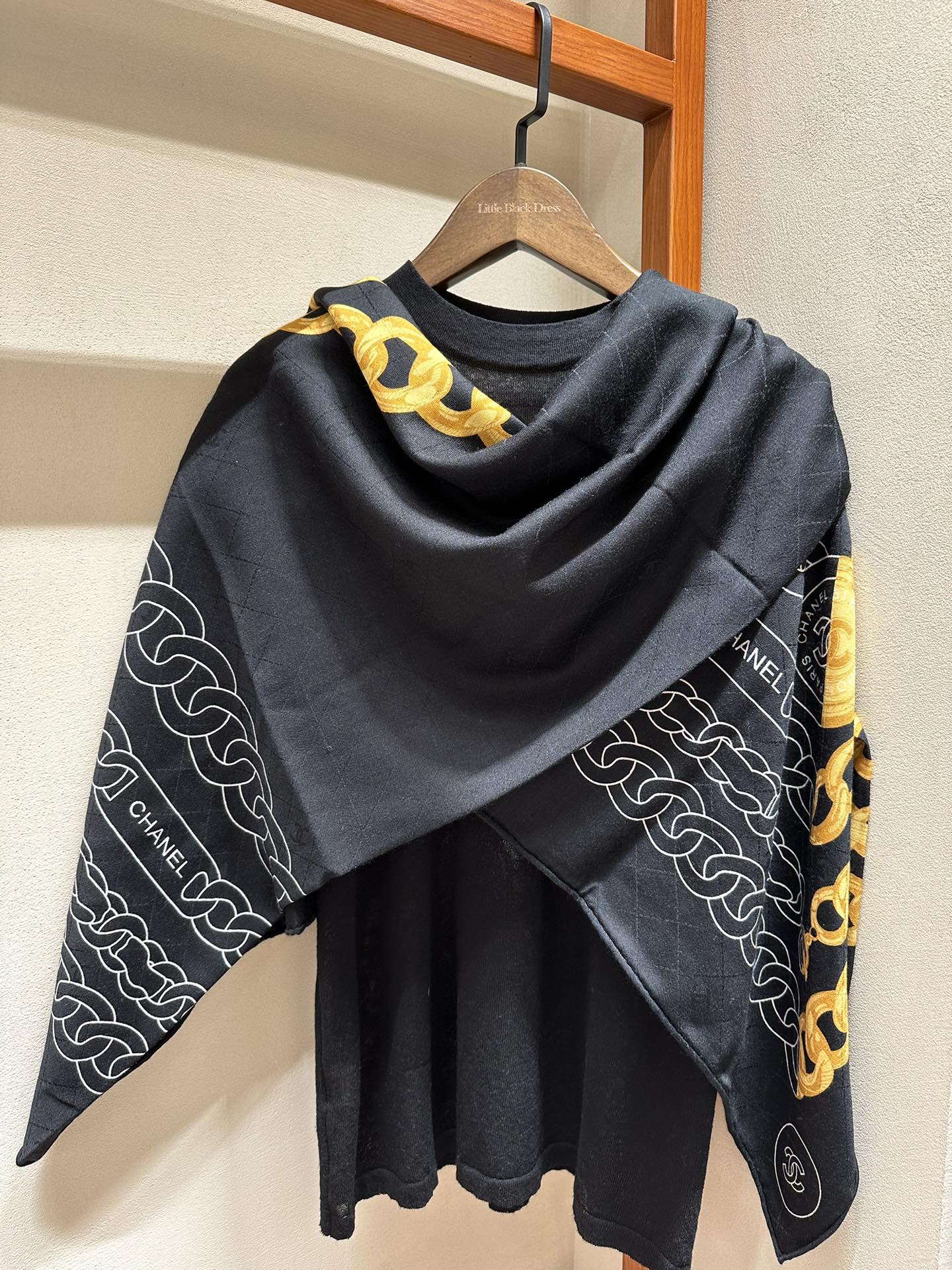 SQUARE SCARF 140 CM IN BLACK MIX GOLD SILK 403987 mysite