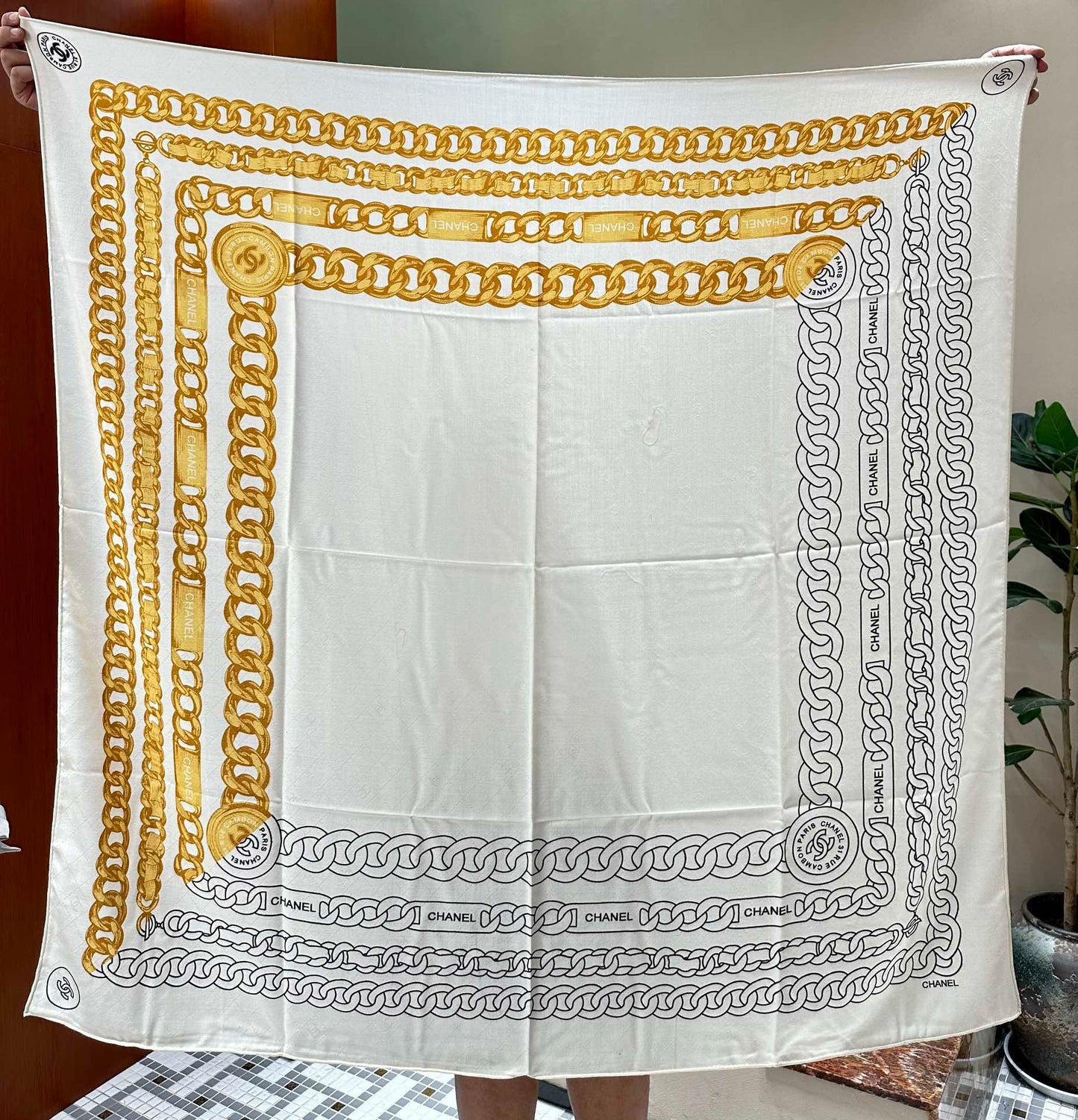 SQUARE SCARF 140 CM IN WHITE MIX GOLD SILK 403988 mysite