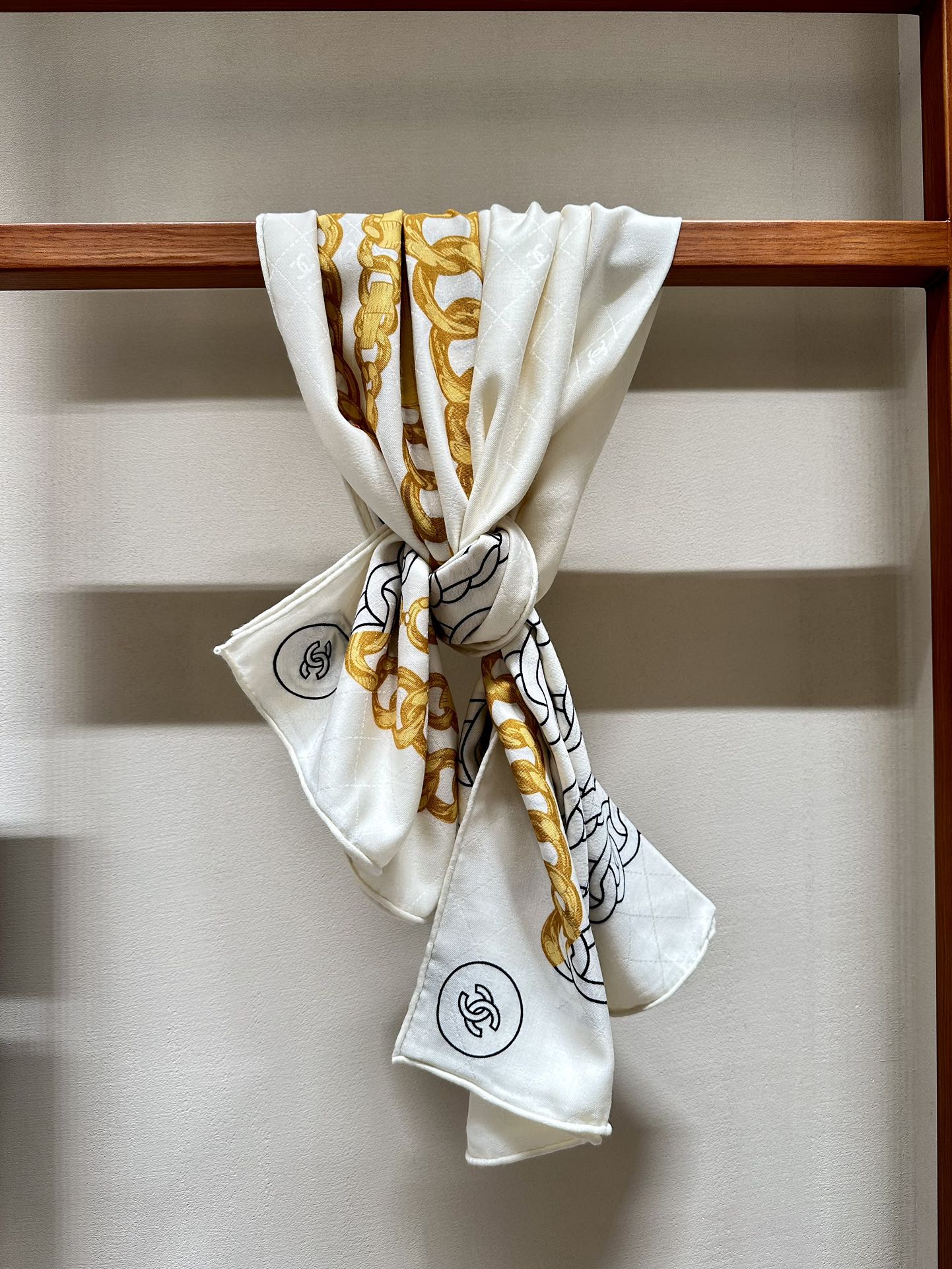 SQUARE SCARF 140 CM IN WHITE MIX GOLD SILK 403988 mysite