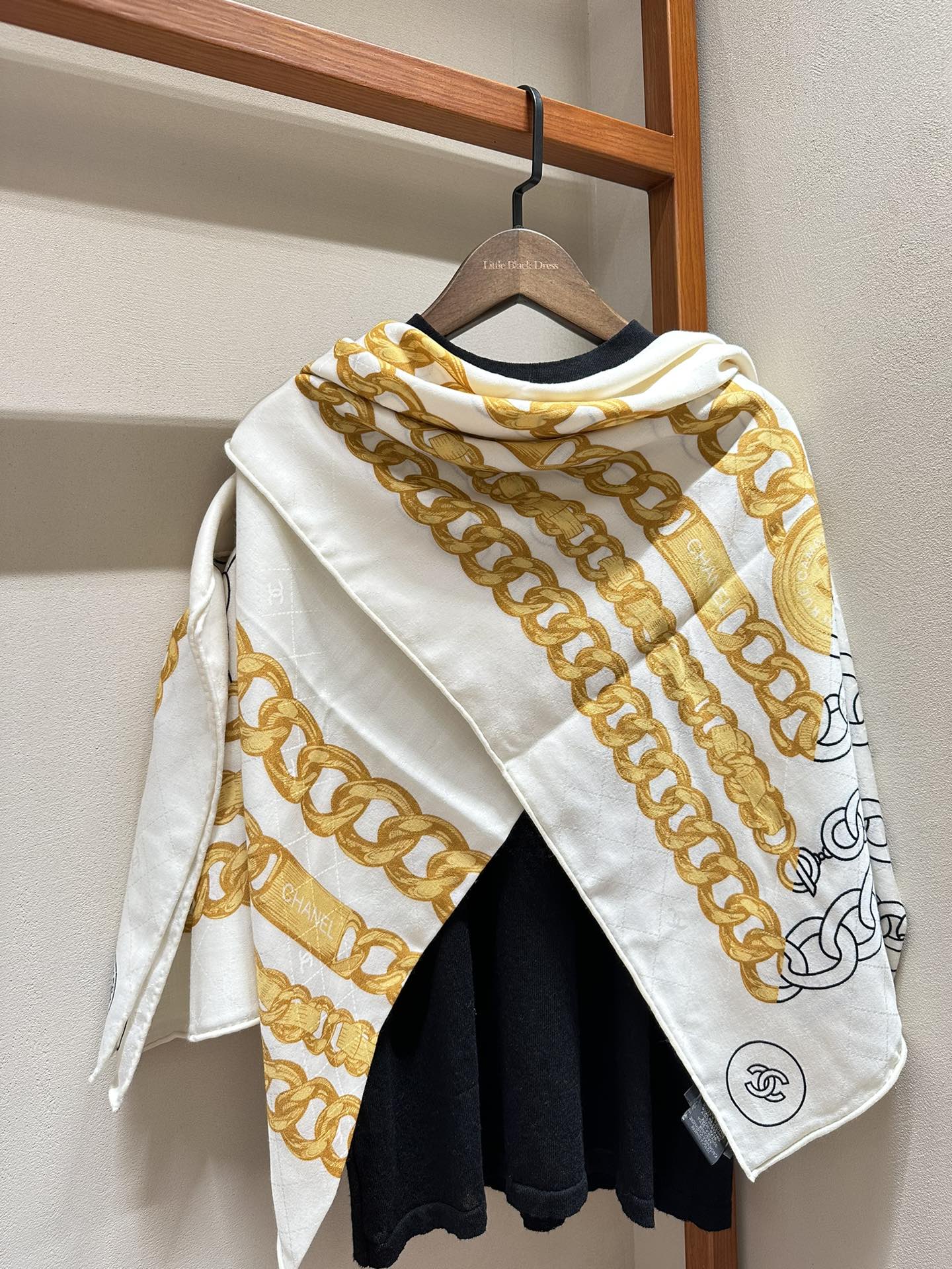 SQUARE SCARF 140 CM IN WHITE MIX GOLD SILK 403988 mysite