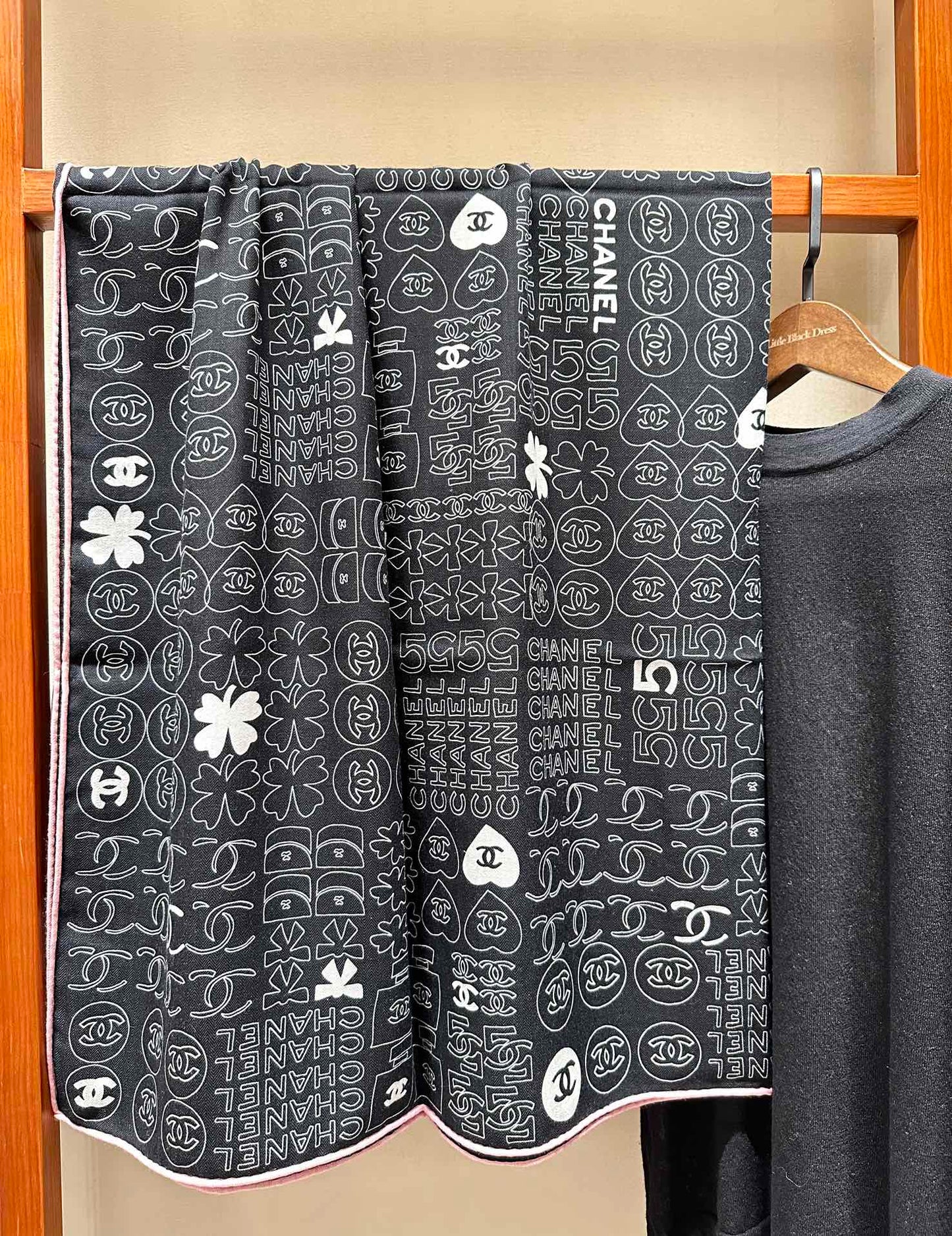SQUARE SCARF 140 CM IN BLACK MONOGRAM SILK 403999 mysite