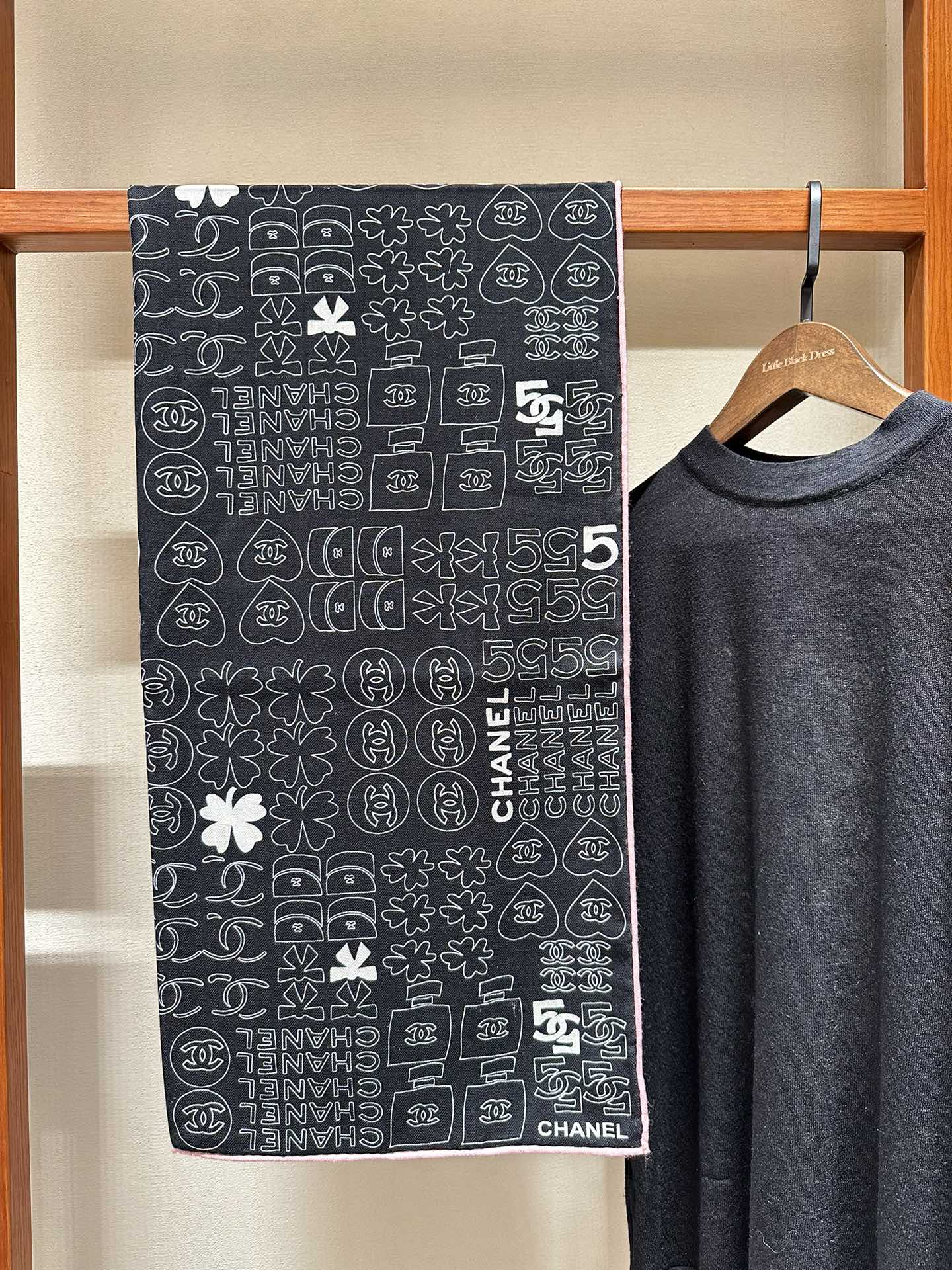 SQUARE SCARF 140 CM IN BLACK MONOGRAM SILK 403999 mysite