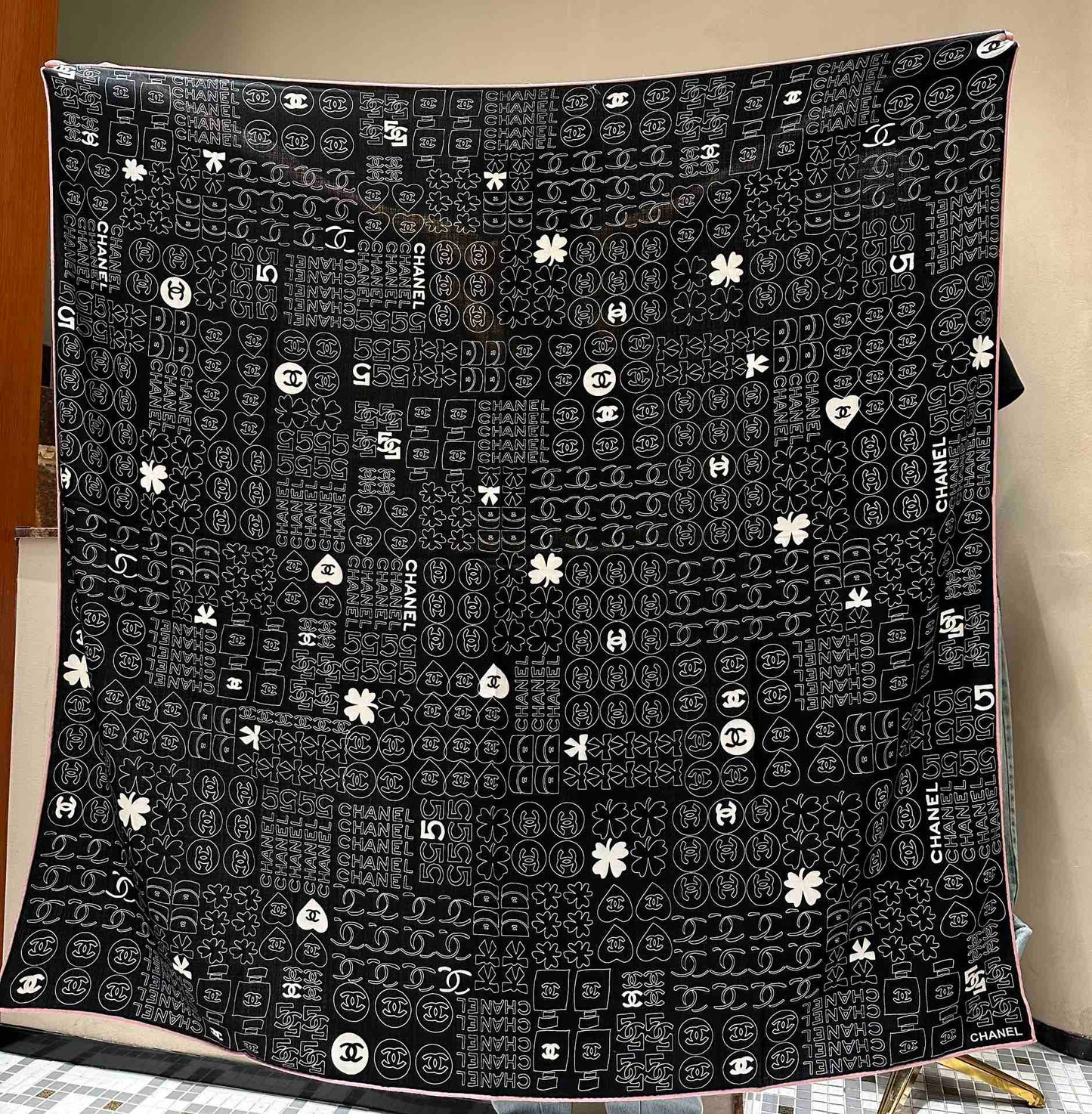 SQUARE SCARF 140 CM IN BLACK MONOGRAM SILK 403999 mysite