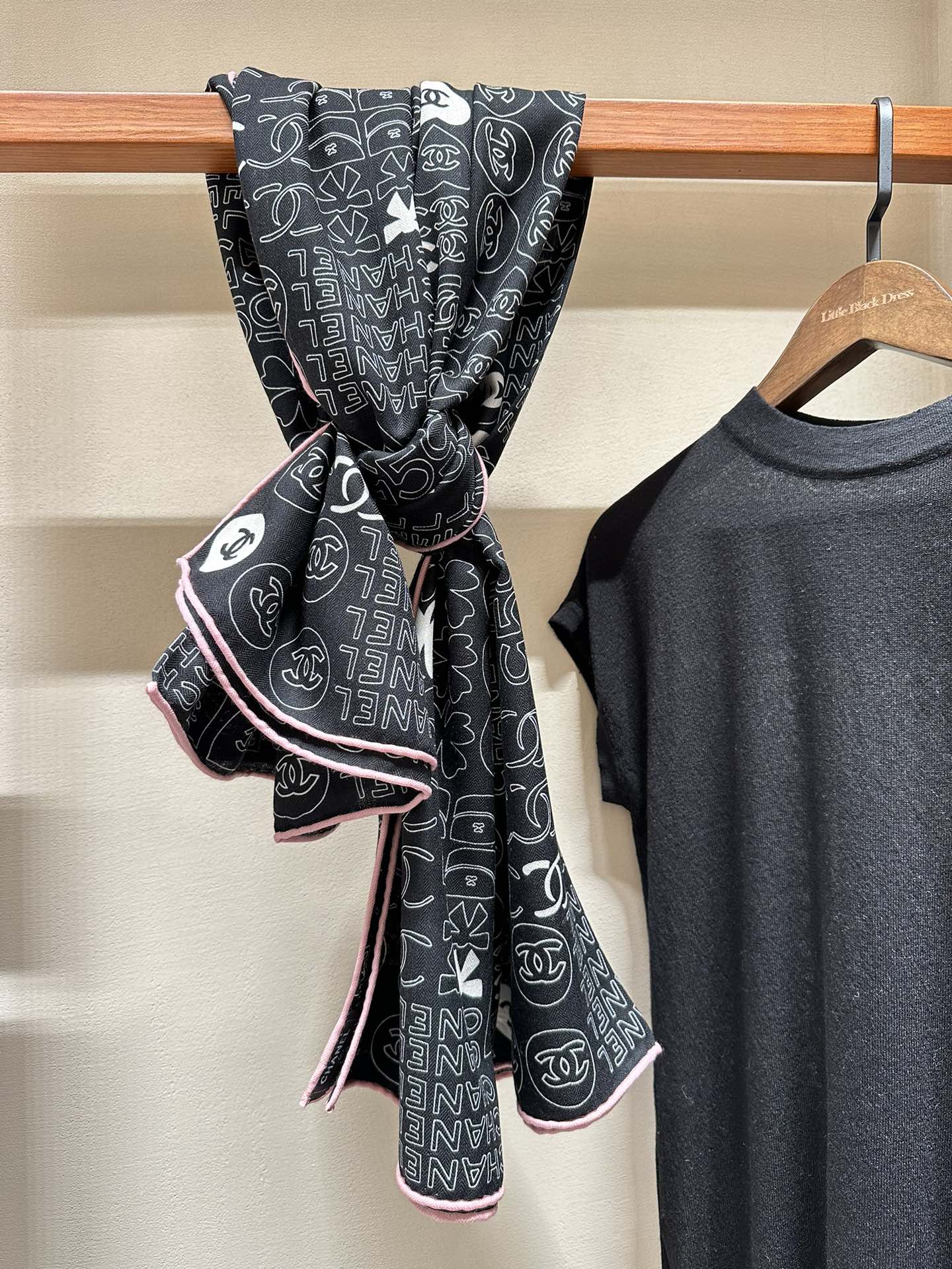 SQUARE SCARF 140 CM IN BLACK MONOGRAM SILK 403999 mysite