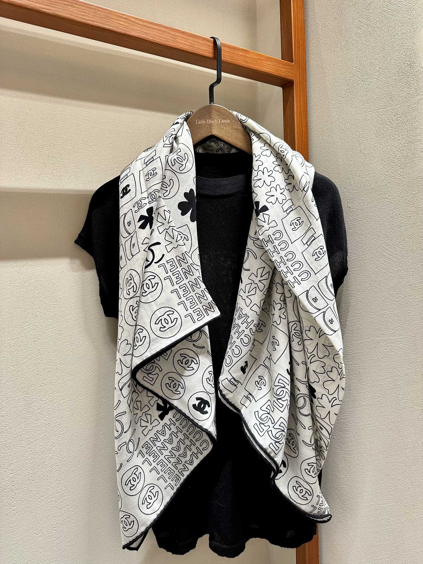 SQUARE SCARF 140 CM IN WHITE MONOGRAM SILK 403998 mysite