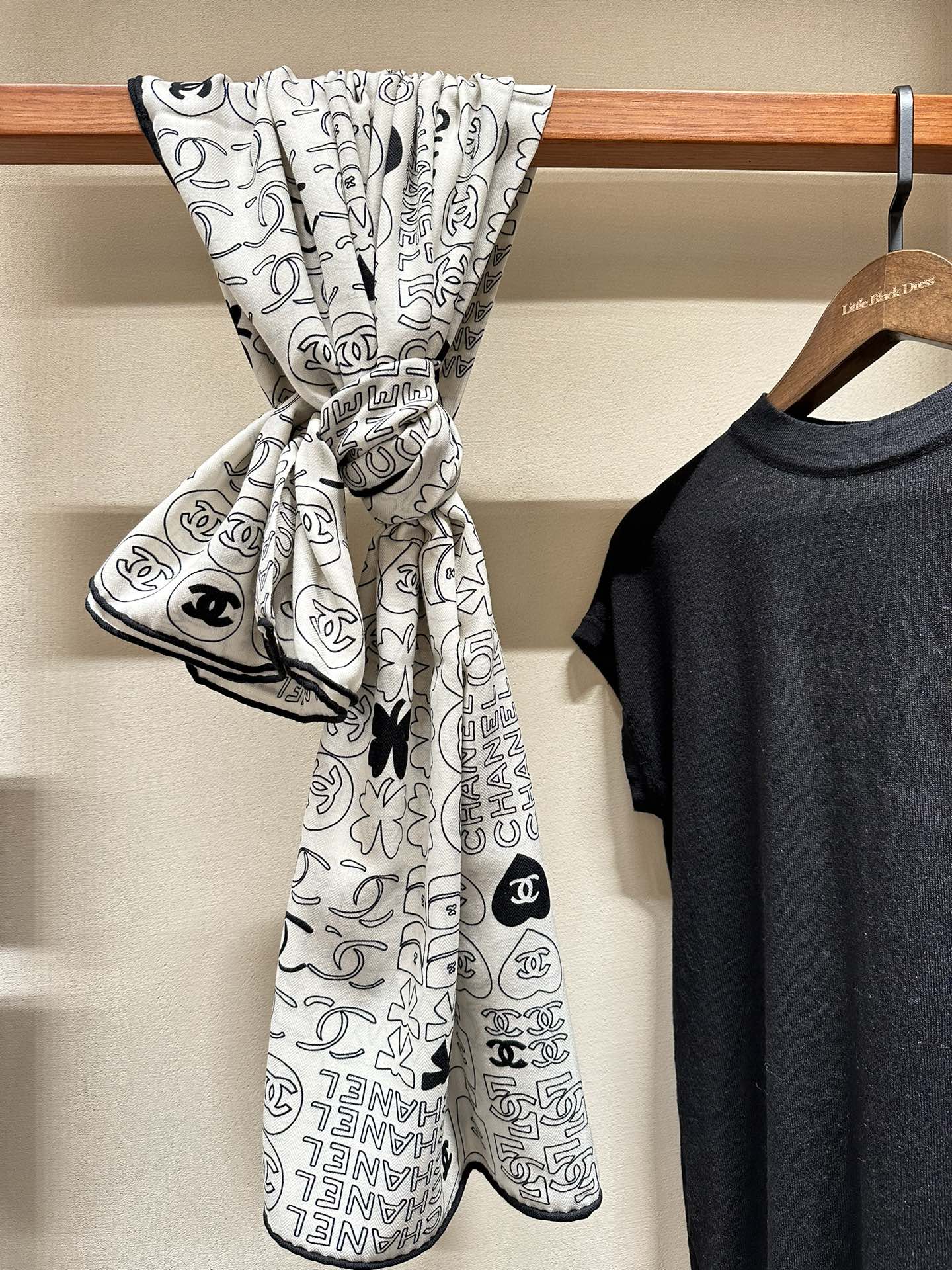 SQUARE SCARF 140 CM IN WHITE MONOGRAM SILK 403998 mysite