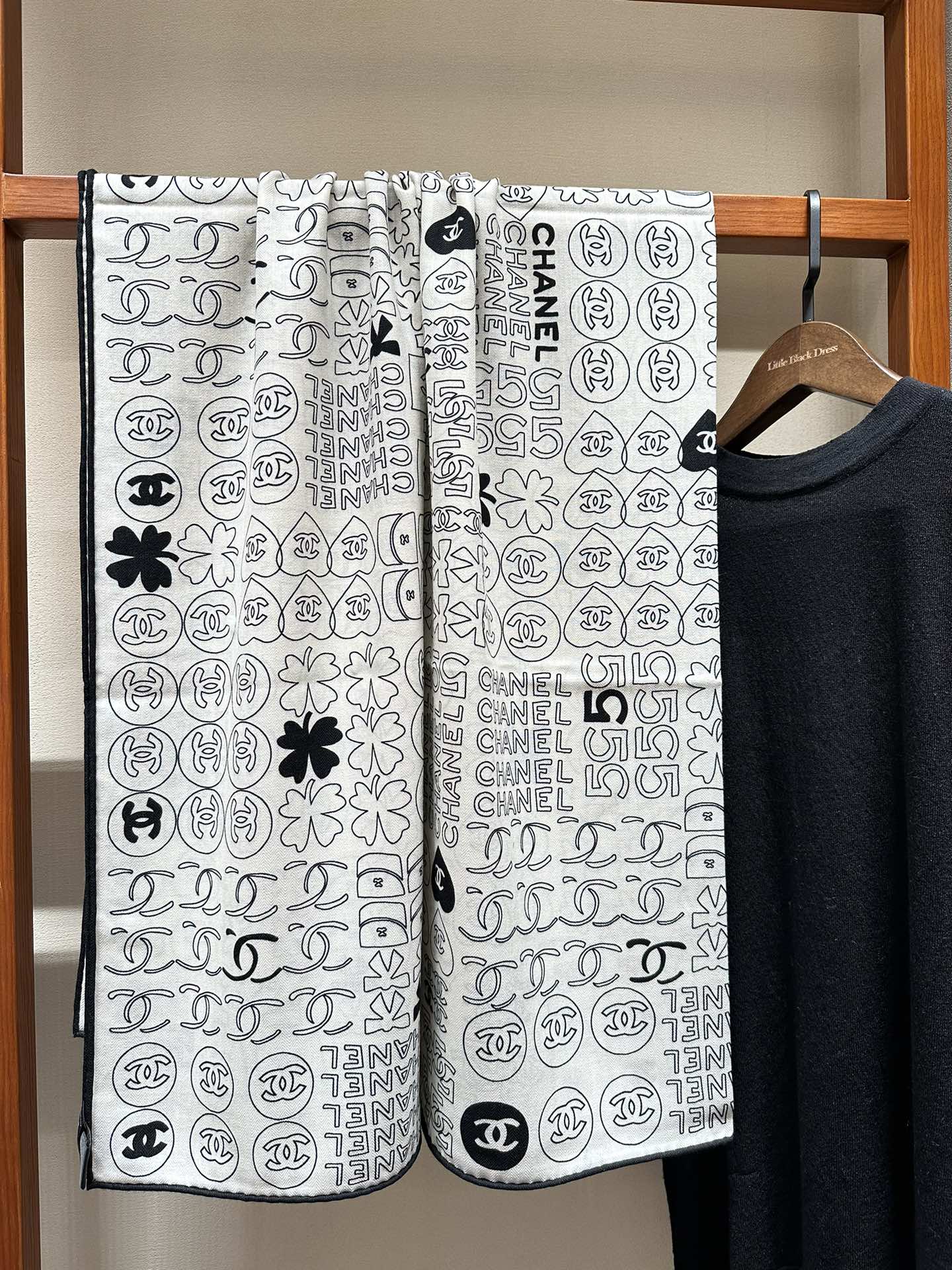 SQUARE SCARF 140 CM IN WHITE MONOGRAM SILK 403998 mysite