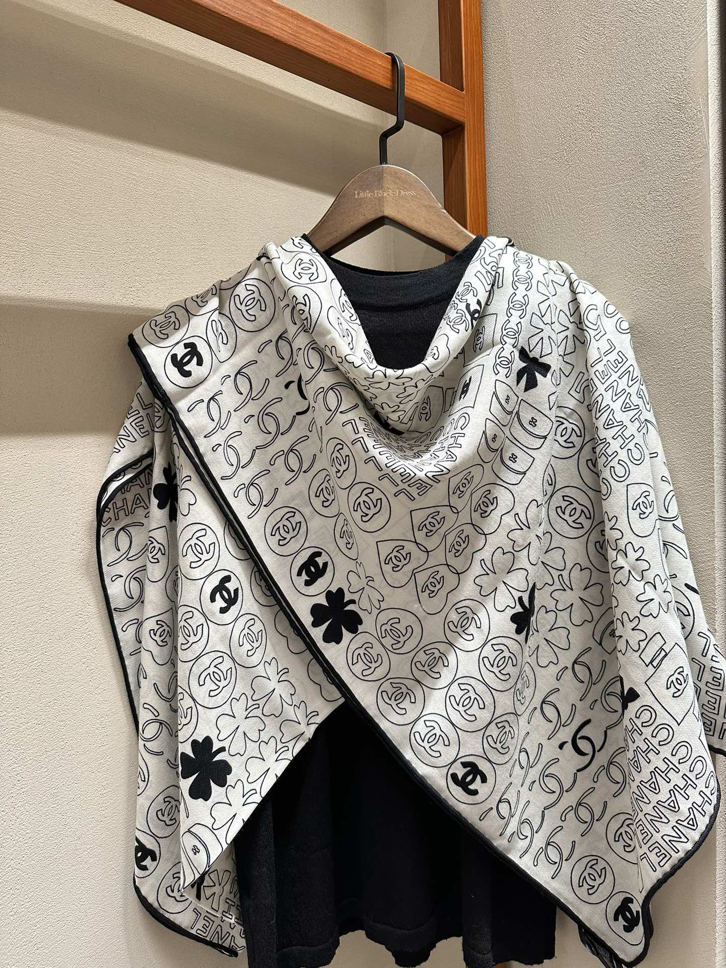 SQUARE SCARF 140 CM IN WHITE MONOGRAM SILK 403998 mysite