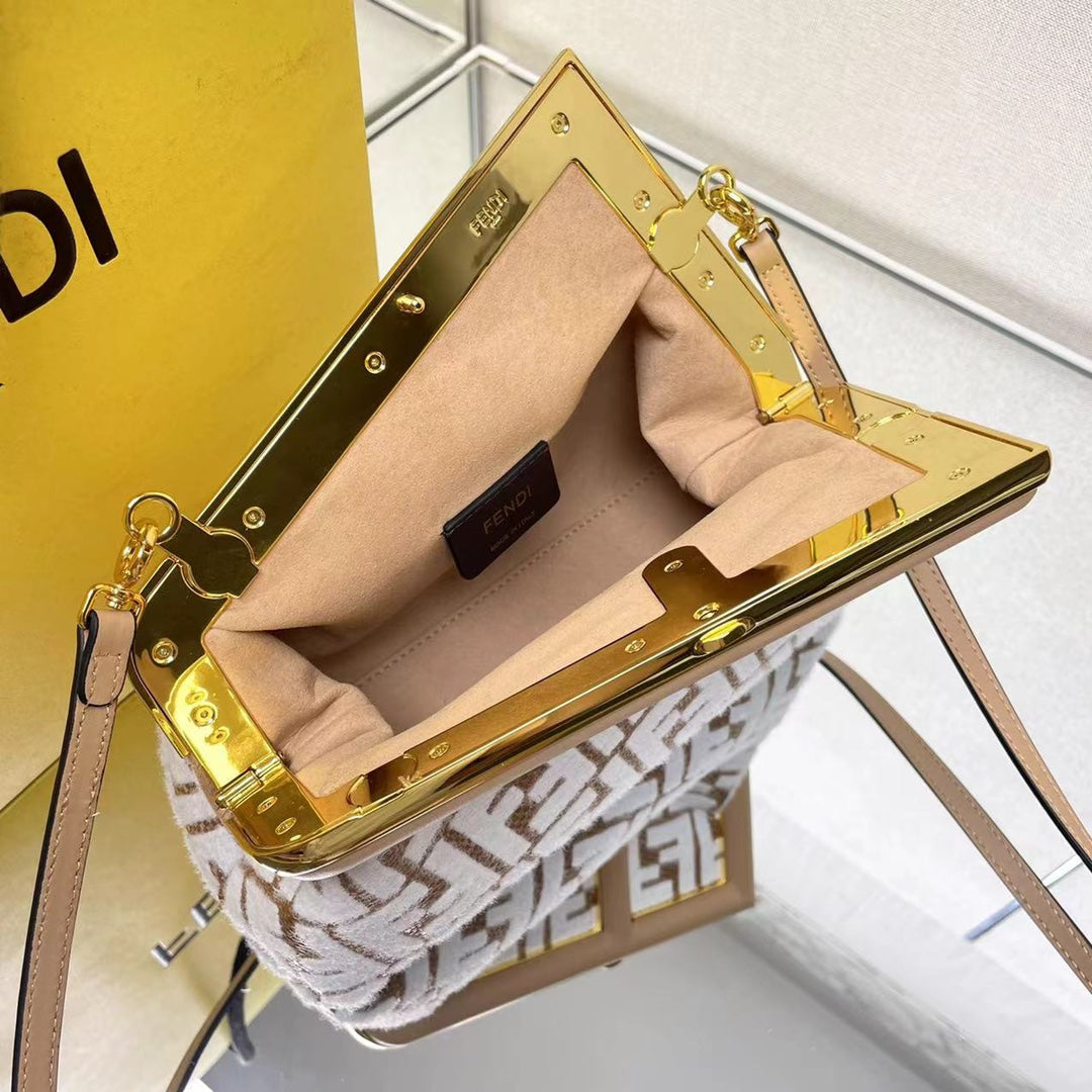 FIRST SMALL 26 IN WHITE WOOL AND CAMEL BROWN RAFFIA CALFSKIN TRIM mysite