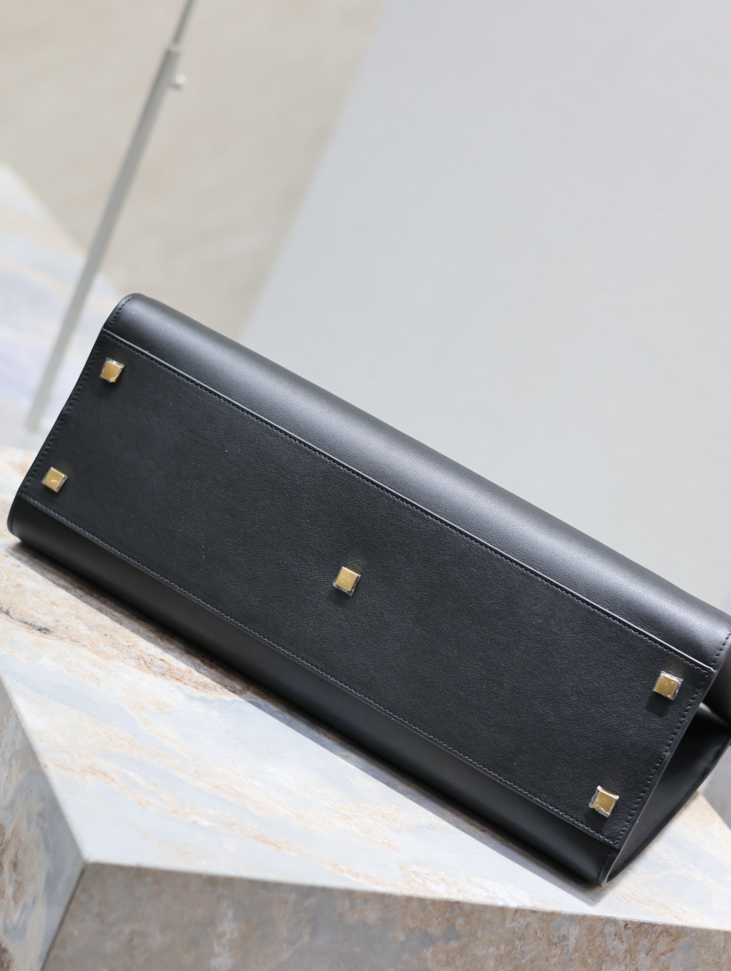 MANHATTAN SHOPPING BAG 40 IN BLACK SMOOTH LAMBSKIN GOLD BUCKLE mysite