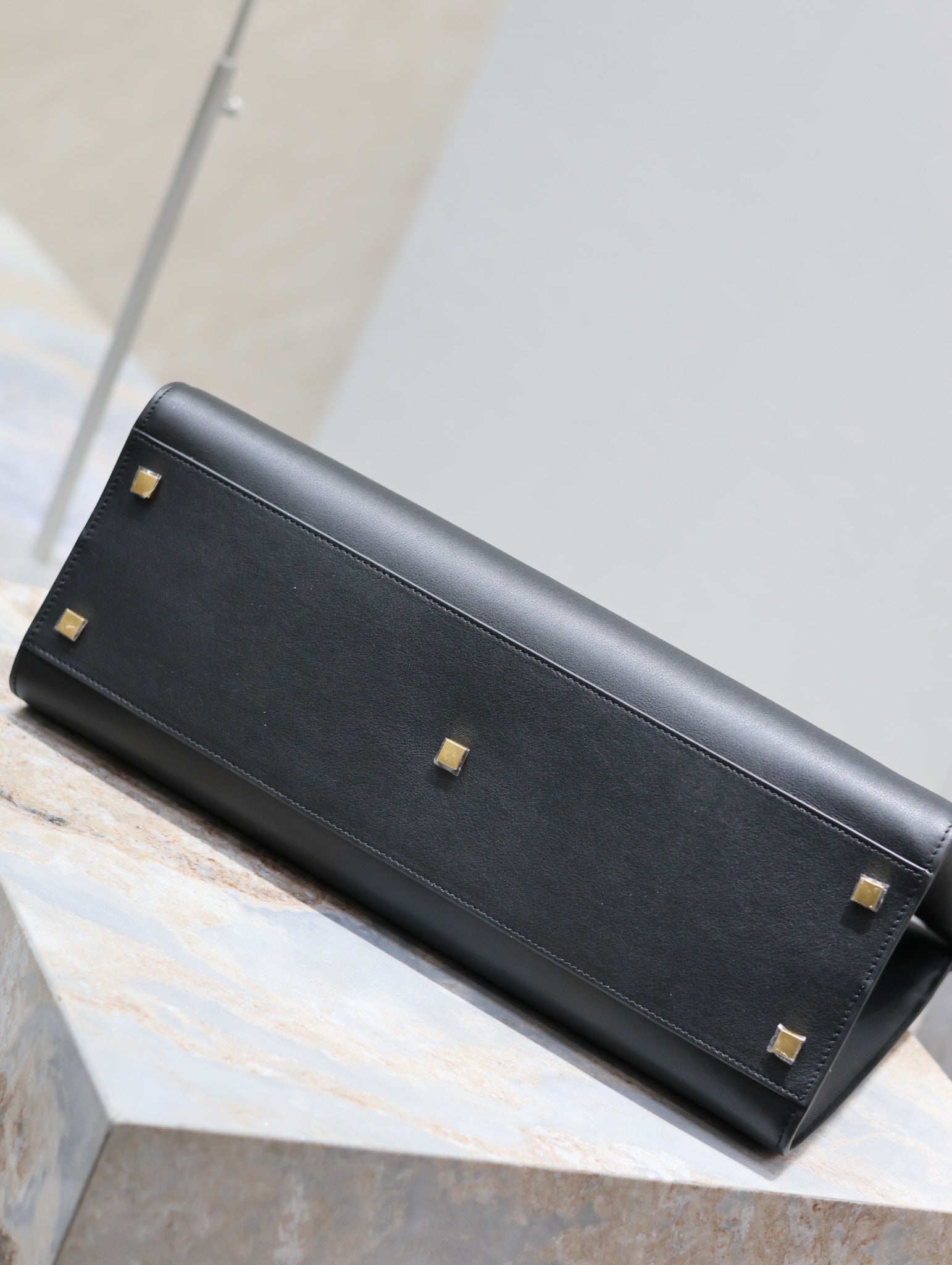 MANHATTAN SHOPPING BAG 40 IN BLACK SMOOTH LAMBSKIN GOLD BUCKLE mysite