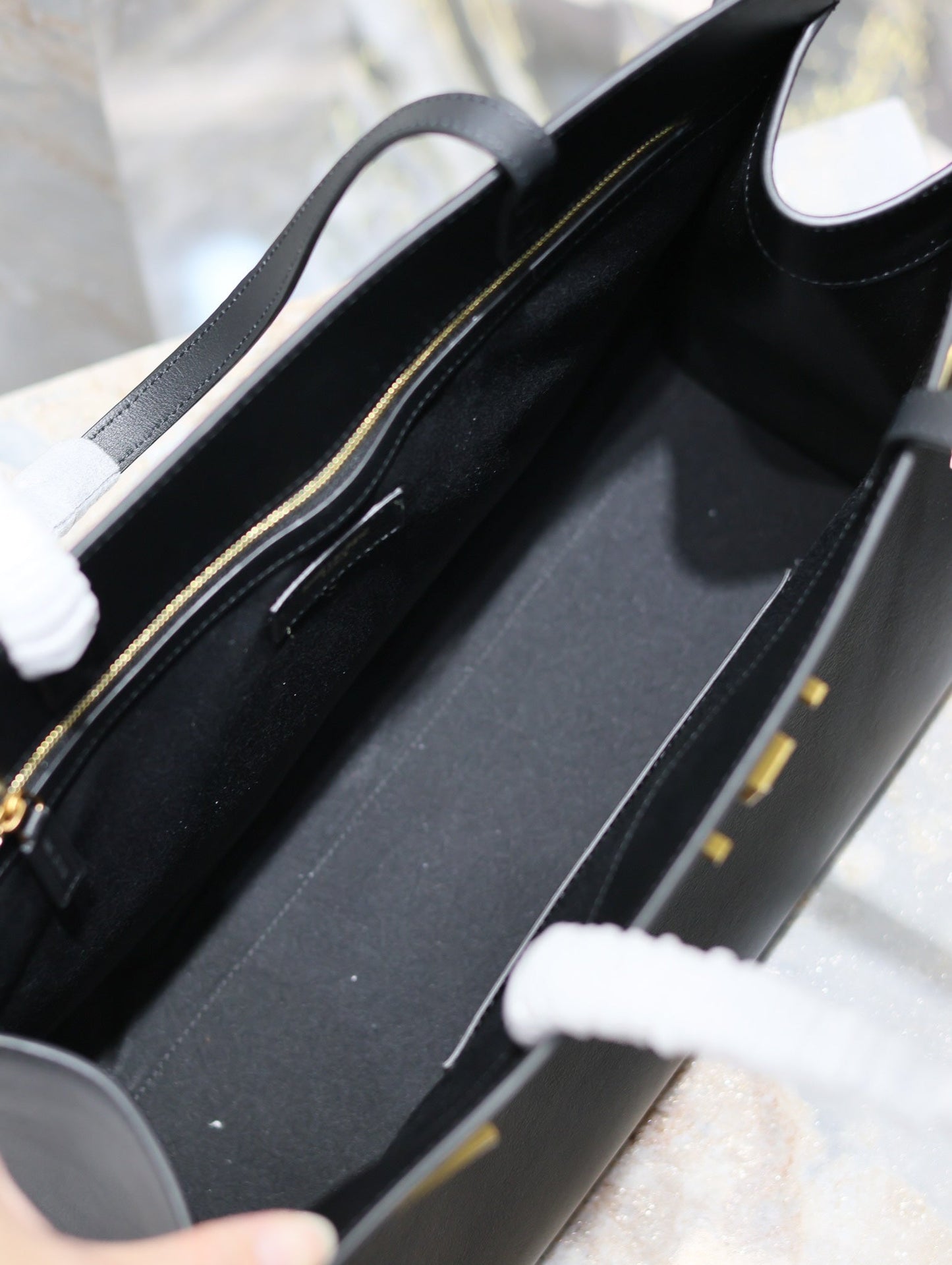 MANHATTAN SHOPPING BAG 40 IN BLACK SMOOTH LAMBSKIN GOLD BUCKLE mysite