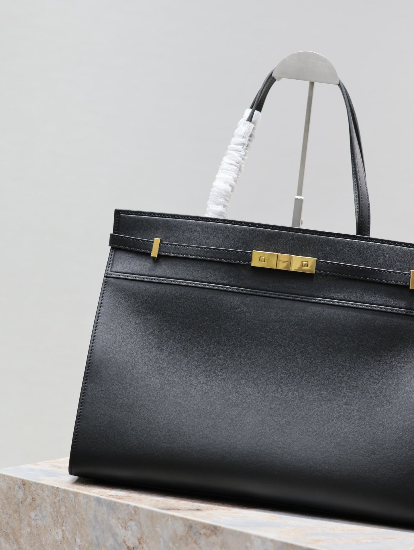 MANHATTAN SHOPPING BAG 40 IN BLACK SMOOTH LAMBSKIN GOLD BUCKLE mysite