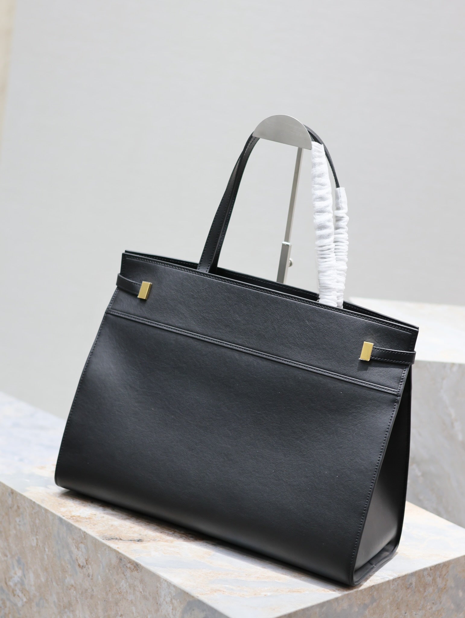 MANHATTAN SHOPPING BAG 40 IN BLACK SMOOTH LAMBSKIN GOLD BUCKLE mysite