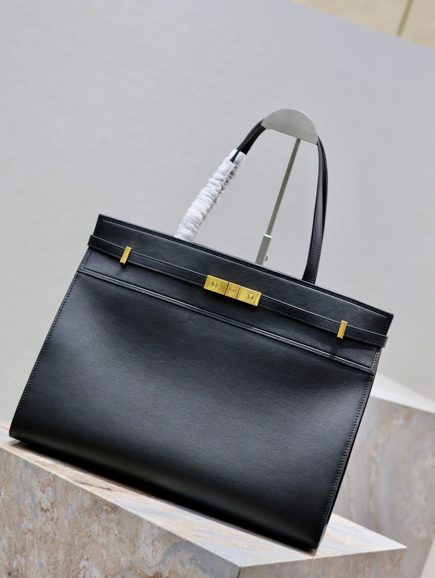 MANHATTAN SHOPPING BAG 40 IN BLACK SMOOTH LAMBSKIN GOLD BUCKLE mysite