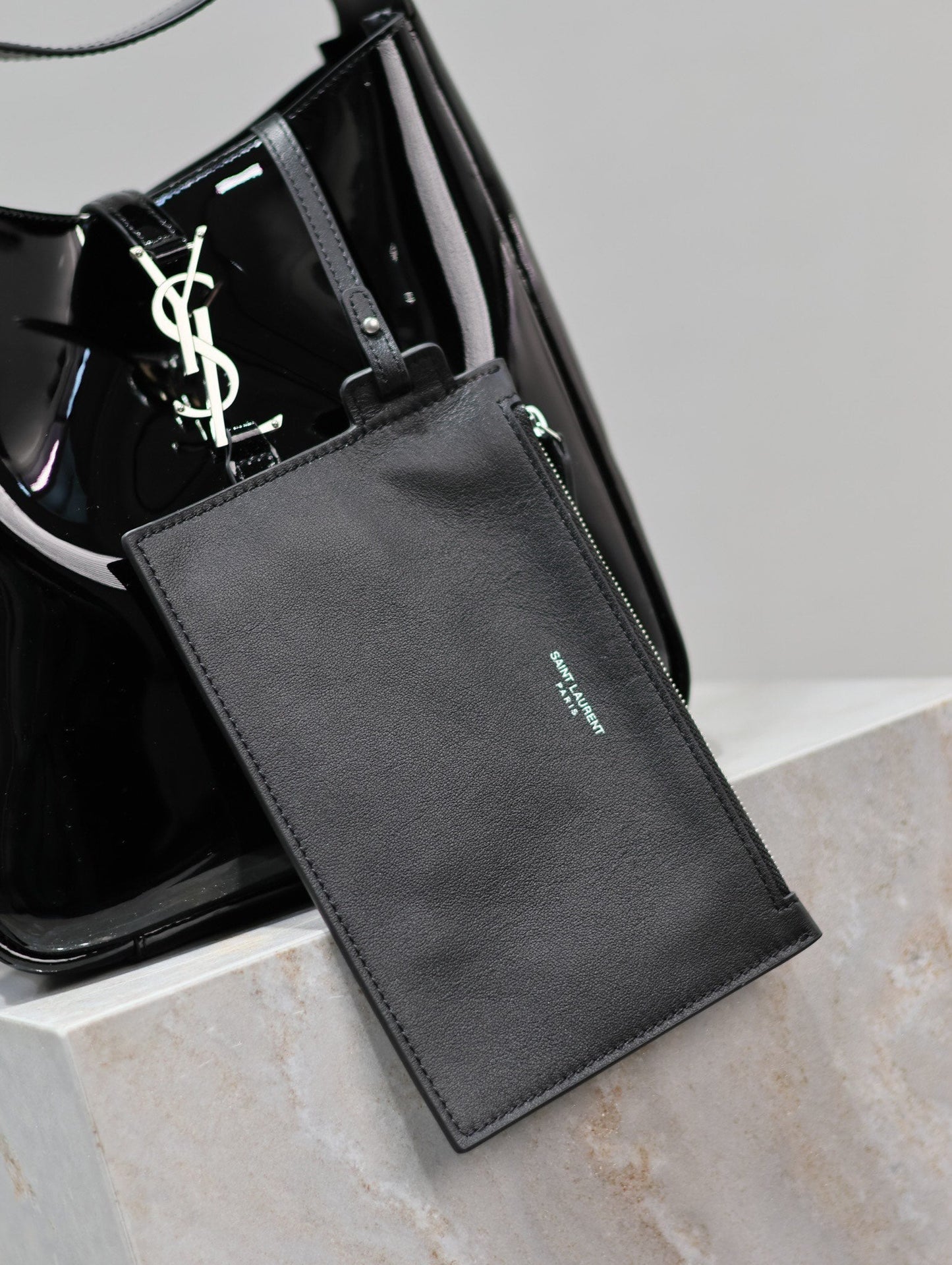 le 5a7 small 23cm black patent calfskin mysite