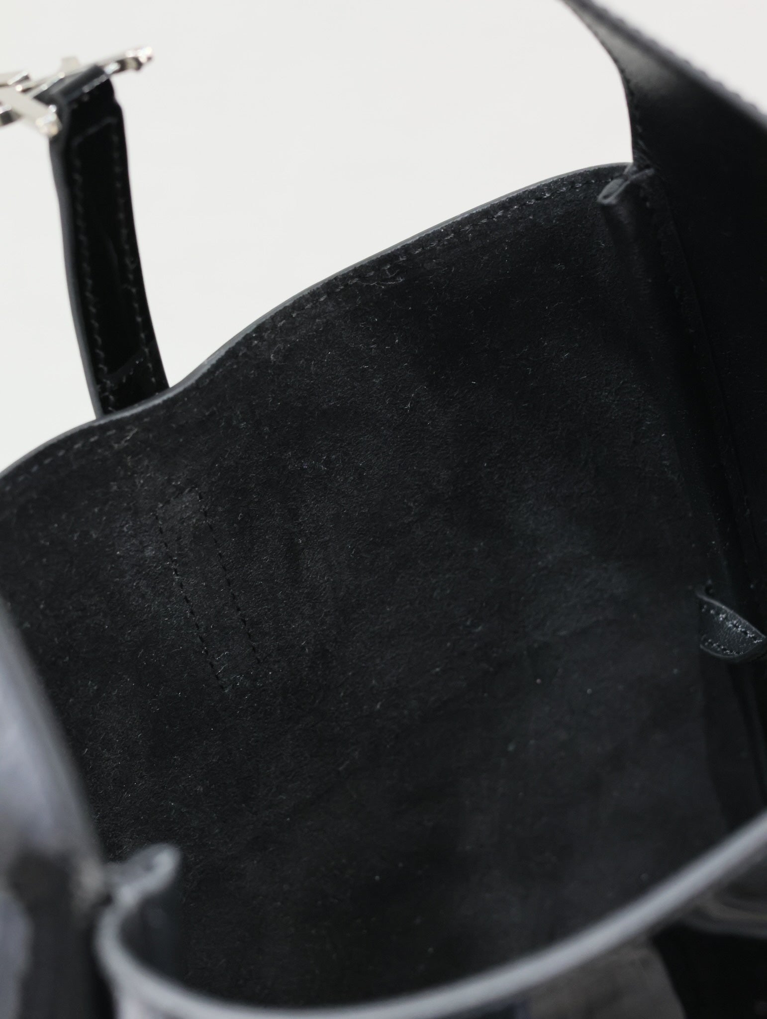 le 5a7 small 23cm black patent calfskin mysite