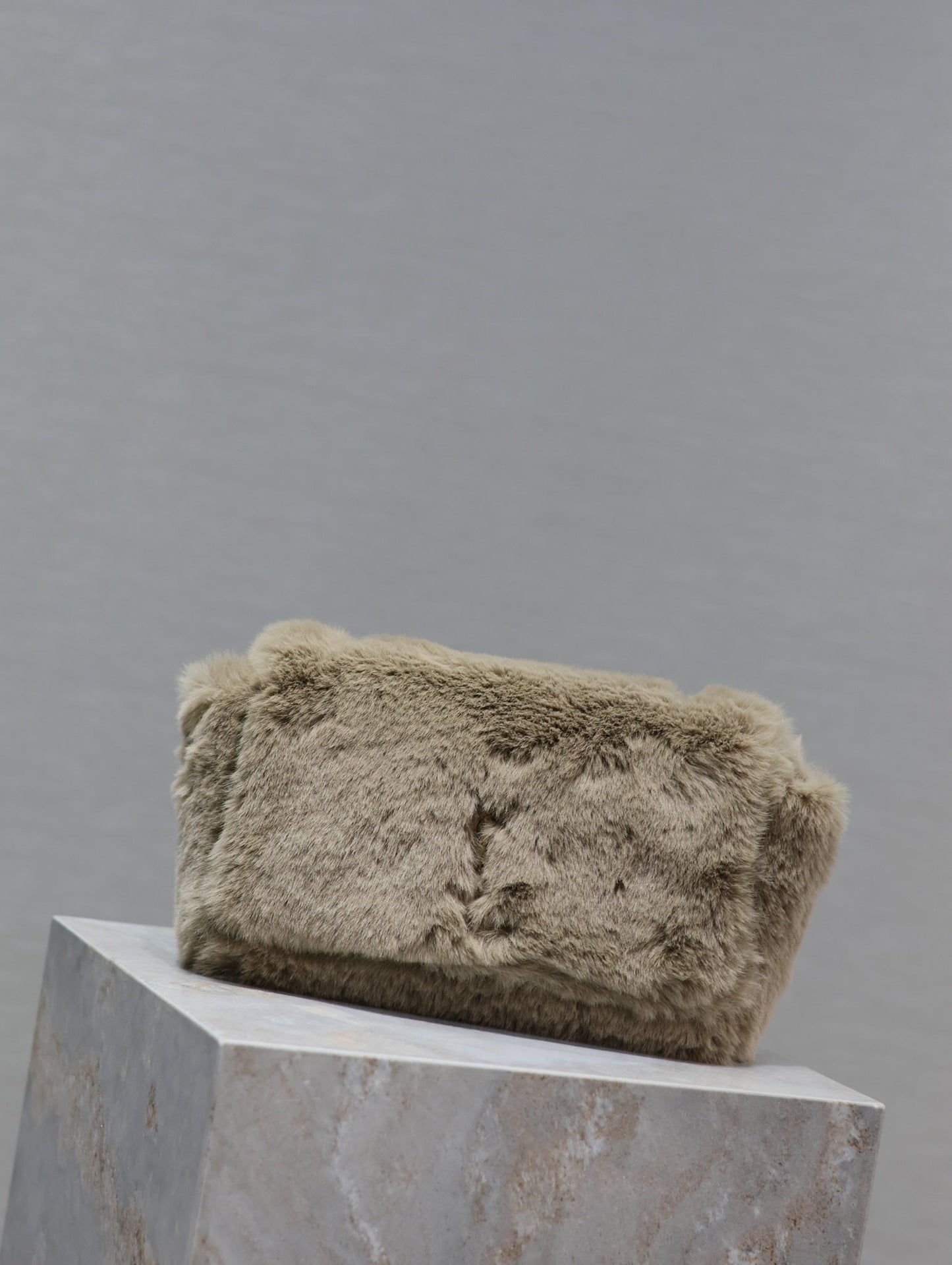 KATE SMALL BAG 22 IN ECRU BEIGE RABBIT FUR GOLD CHAIN mysite