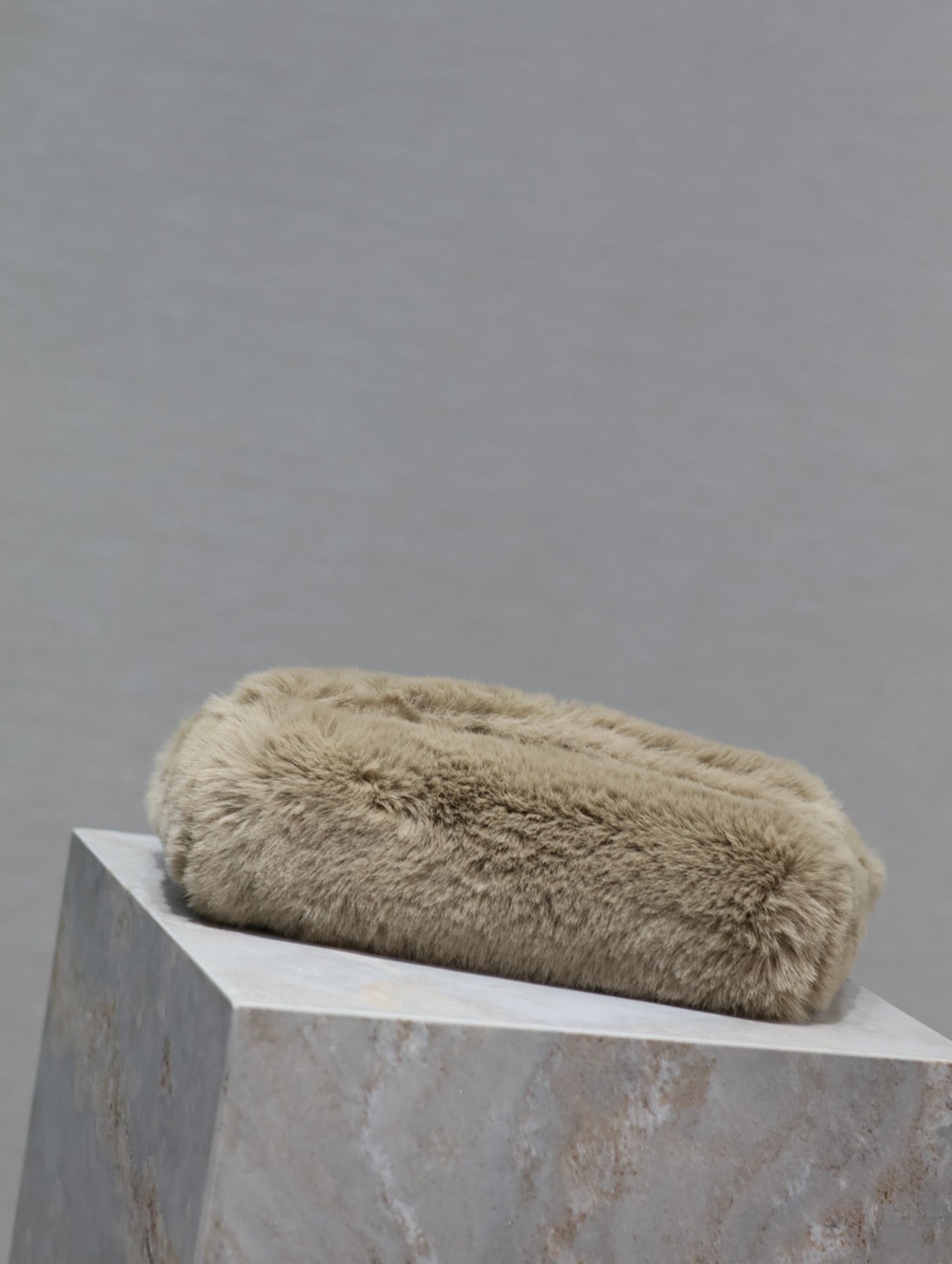 KATE SMALL BAG 22 IN ECRU BEIGE RABBIT FUR GOLD CHAIN mysite