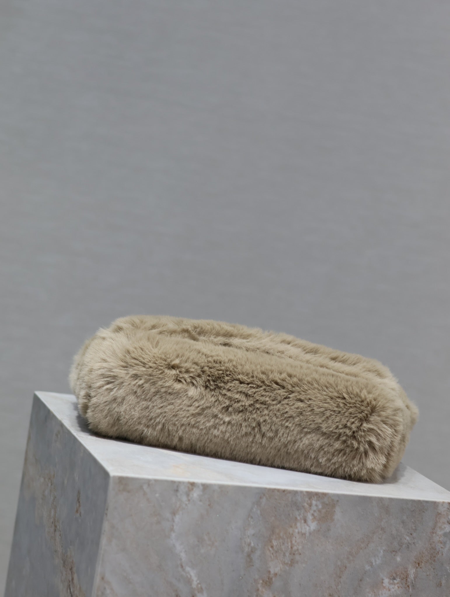 KATE SMALL BAG 22 IN ECRU BEIGE RABBIT FUR GOLD CHAIN mysite