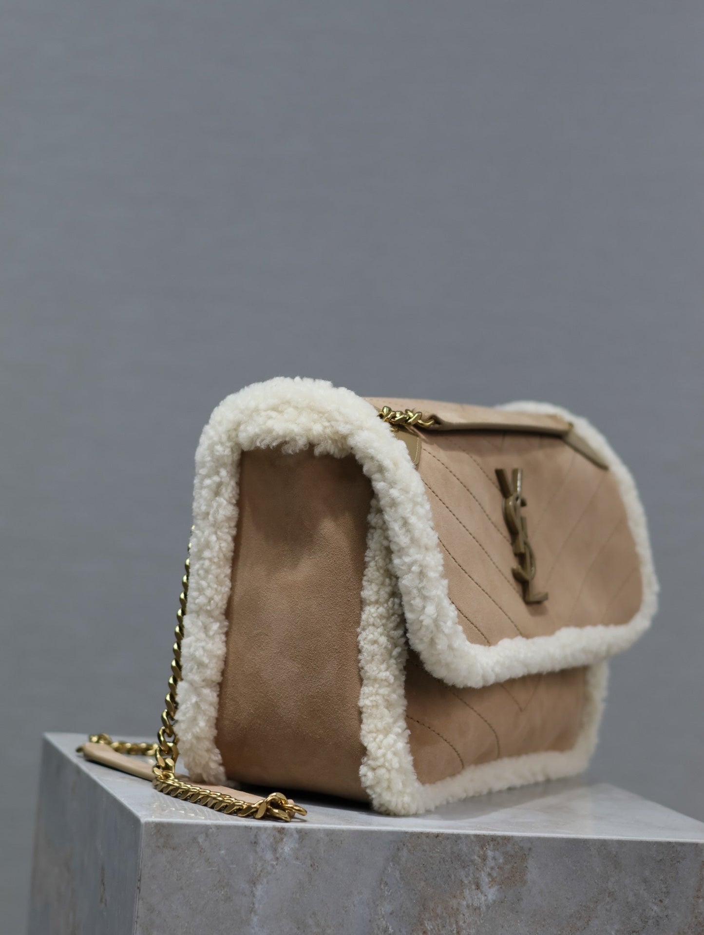 NIKI MEDIUM 28 IN CAMEL SUEDE AND WHITE SHEARLING mysite