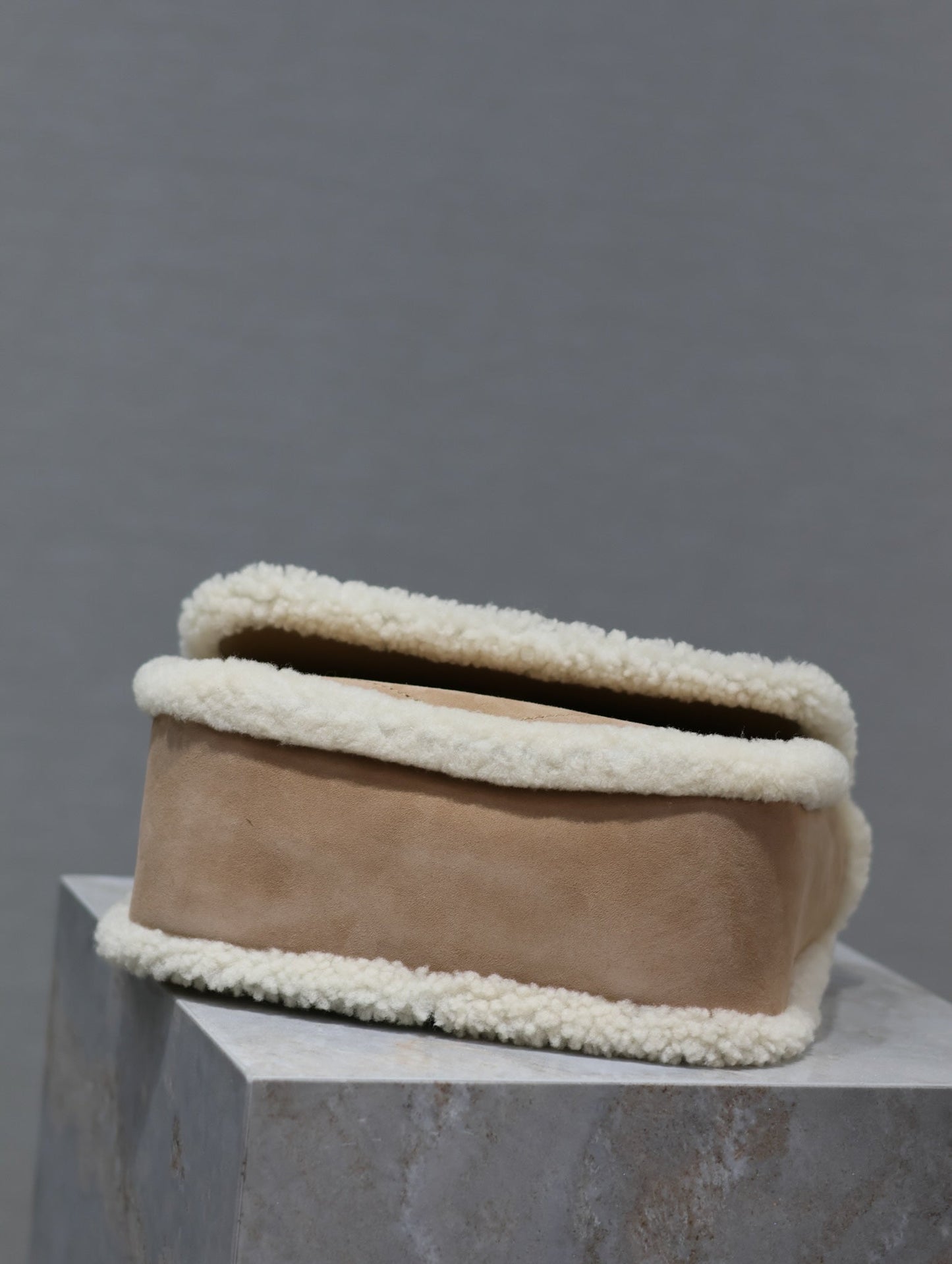 NIKI SMALL 22 IN CAMEL SUEDE AND WHITE SHEARLING mysite