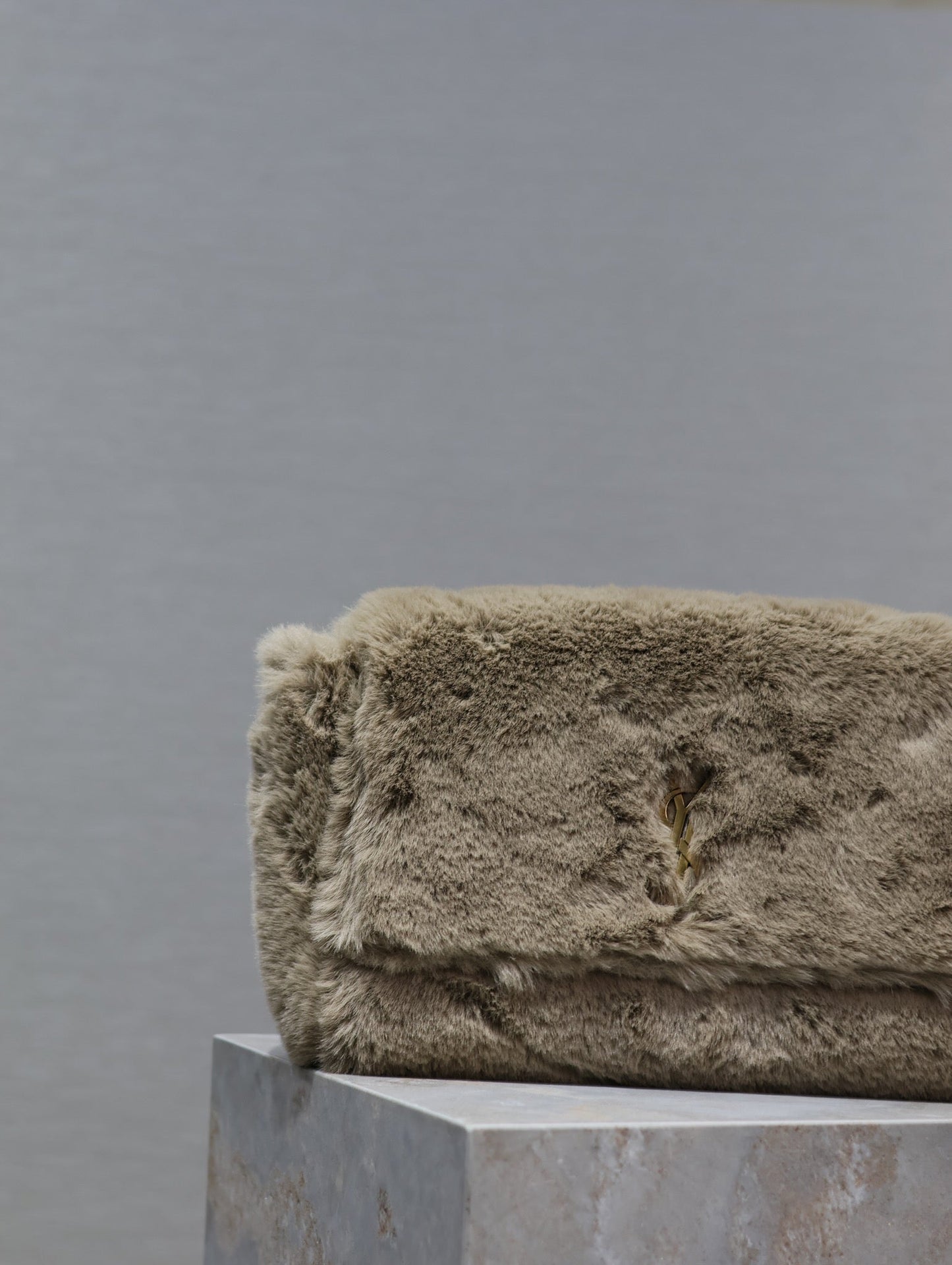 KATE FLAP BAG 28 IN ECRU BEIGE RABBIT FUR GOLD CHAIN mysite