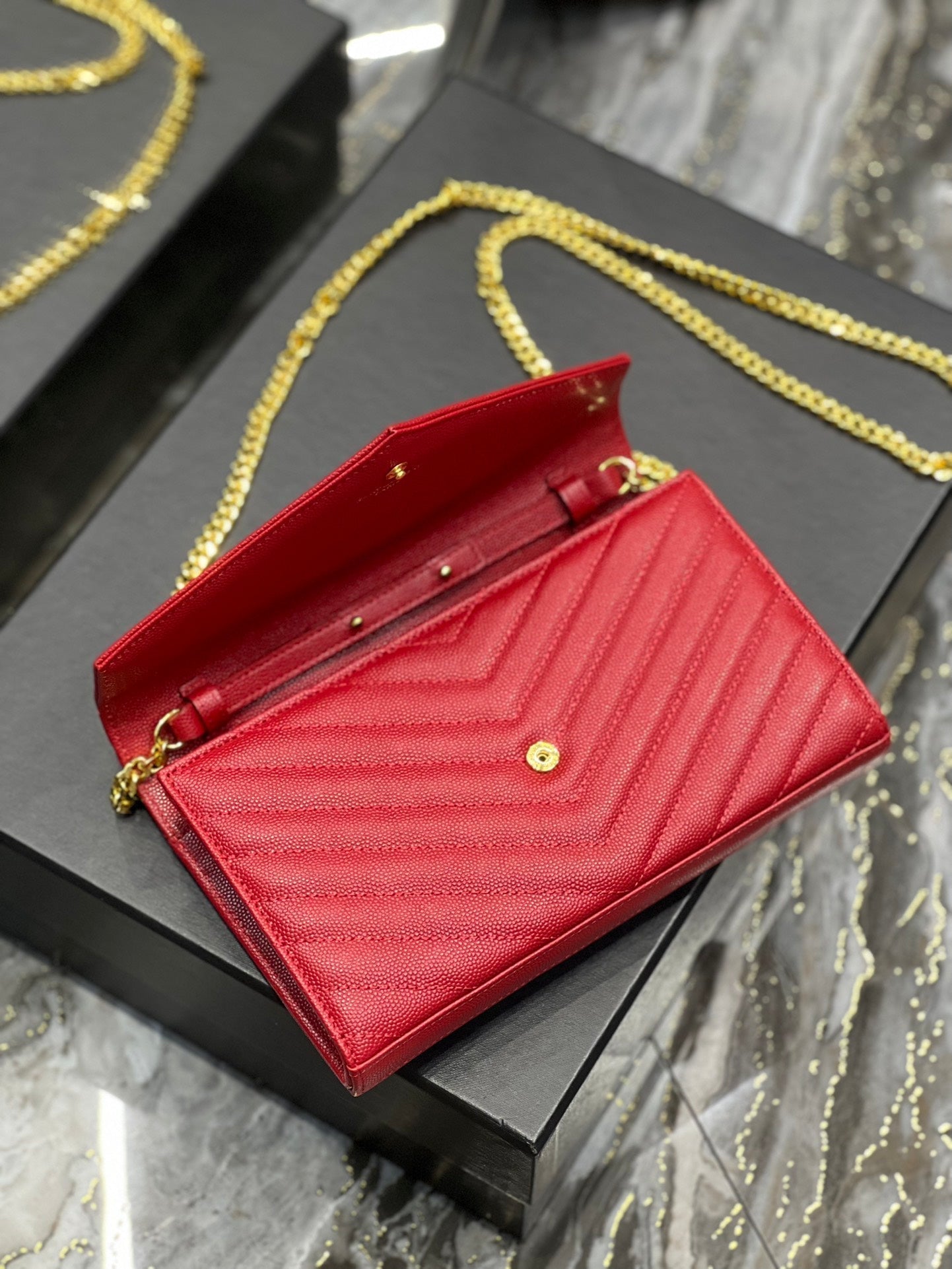 YL WOC 22 RED CHEVERON CAVIAR GOLD HARDWARE mysite