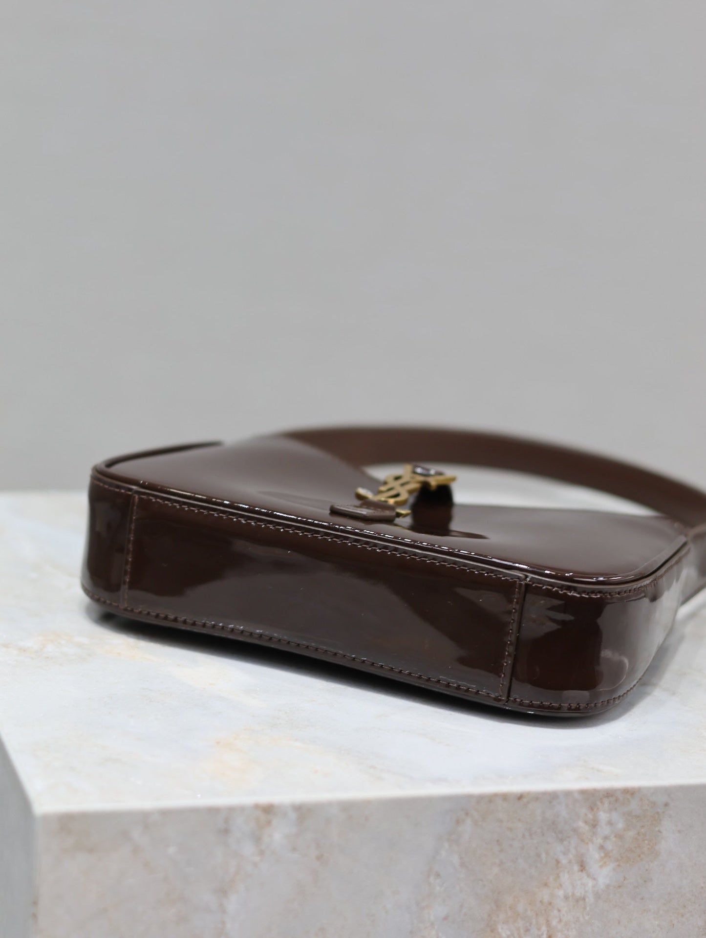 Le 5 a 7 19cm dark brown patent calfskin mysite