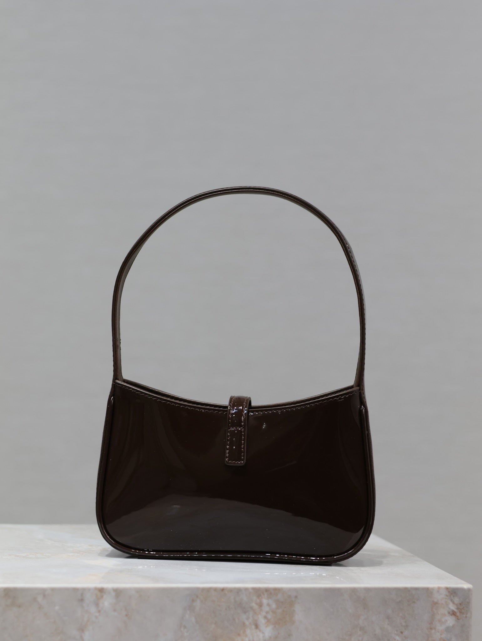 Le 5 a 7 19cm dark brown patent calfskin mysite