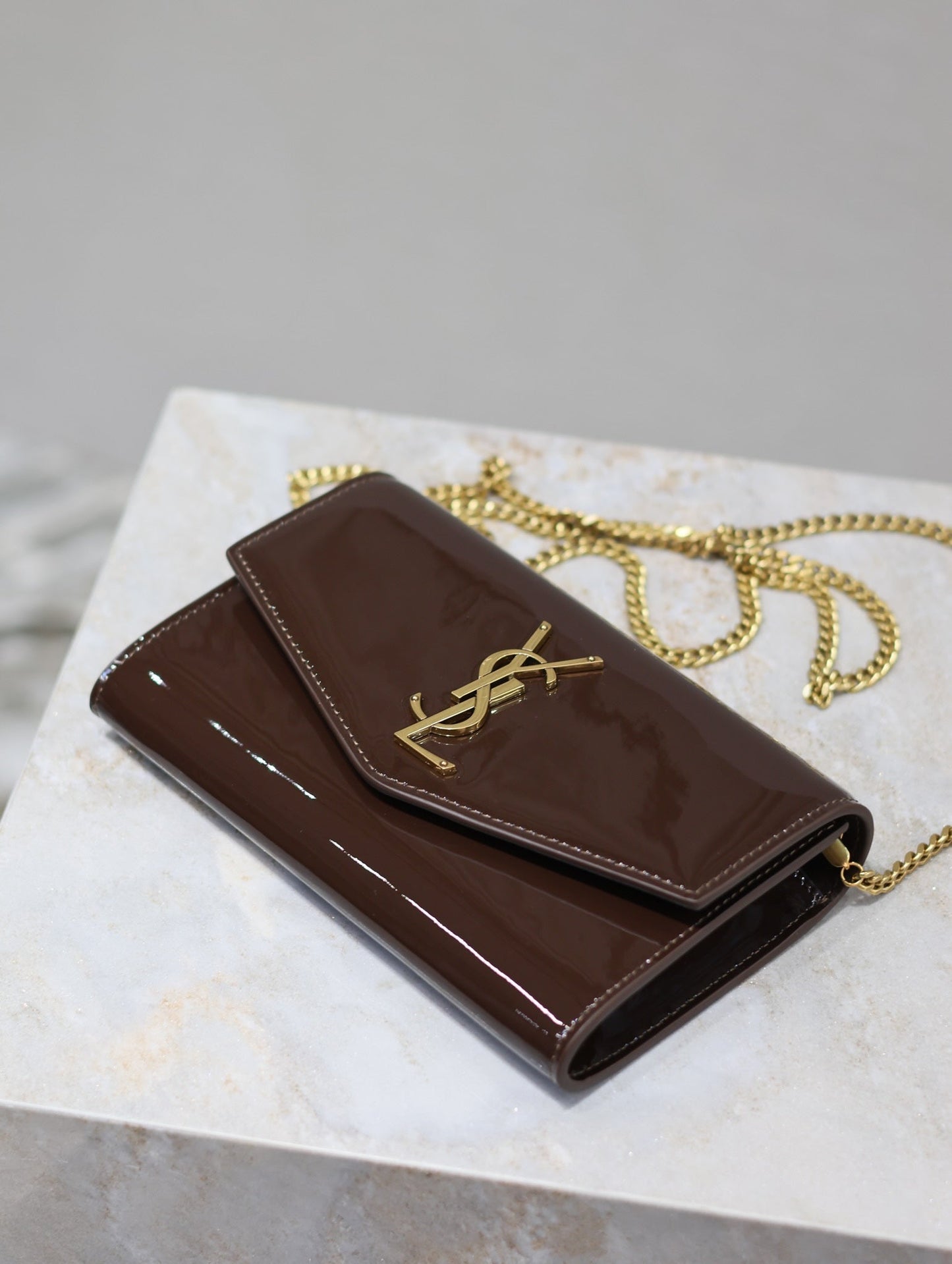 uptown chain wallet 19cm dark brown patent calfskin mysite