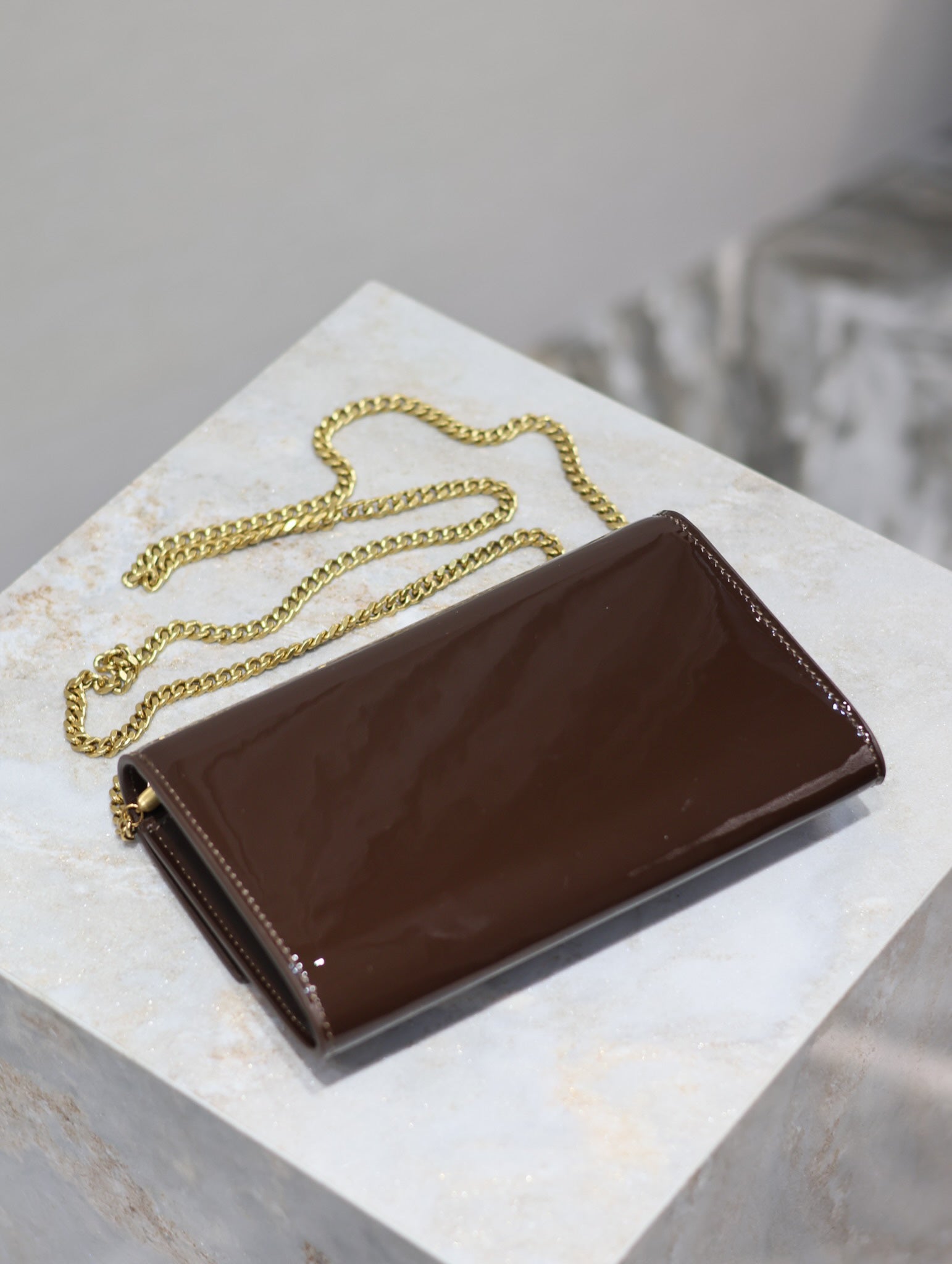 uptown chain wallet 19cm dark brown patent calfskin mysite