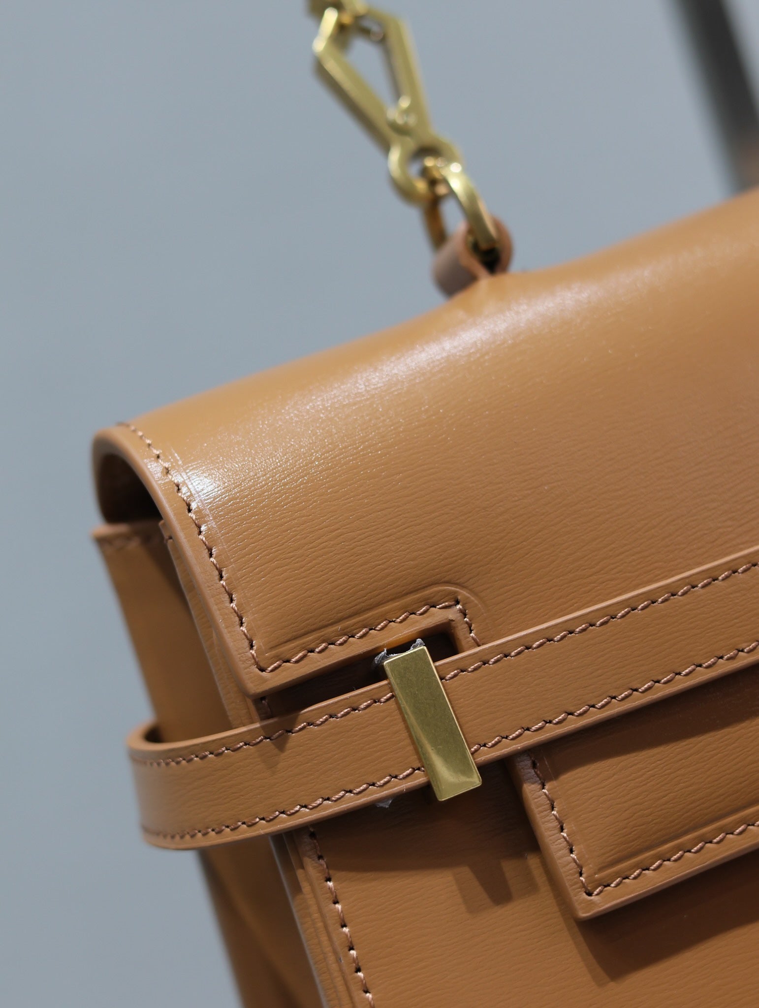 MANHATTAN HANDBAG 32 IN CINNAMON BROWN CALFSKIN GOLD HARDWARE mysite