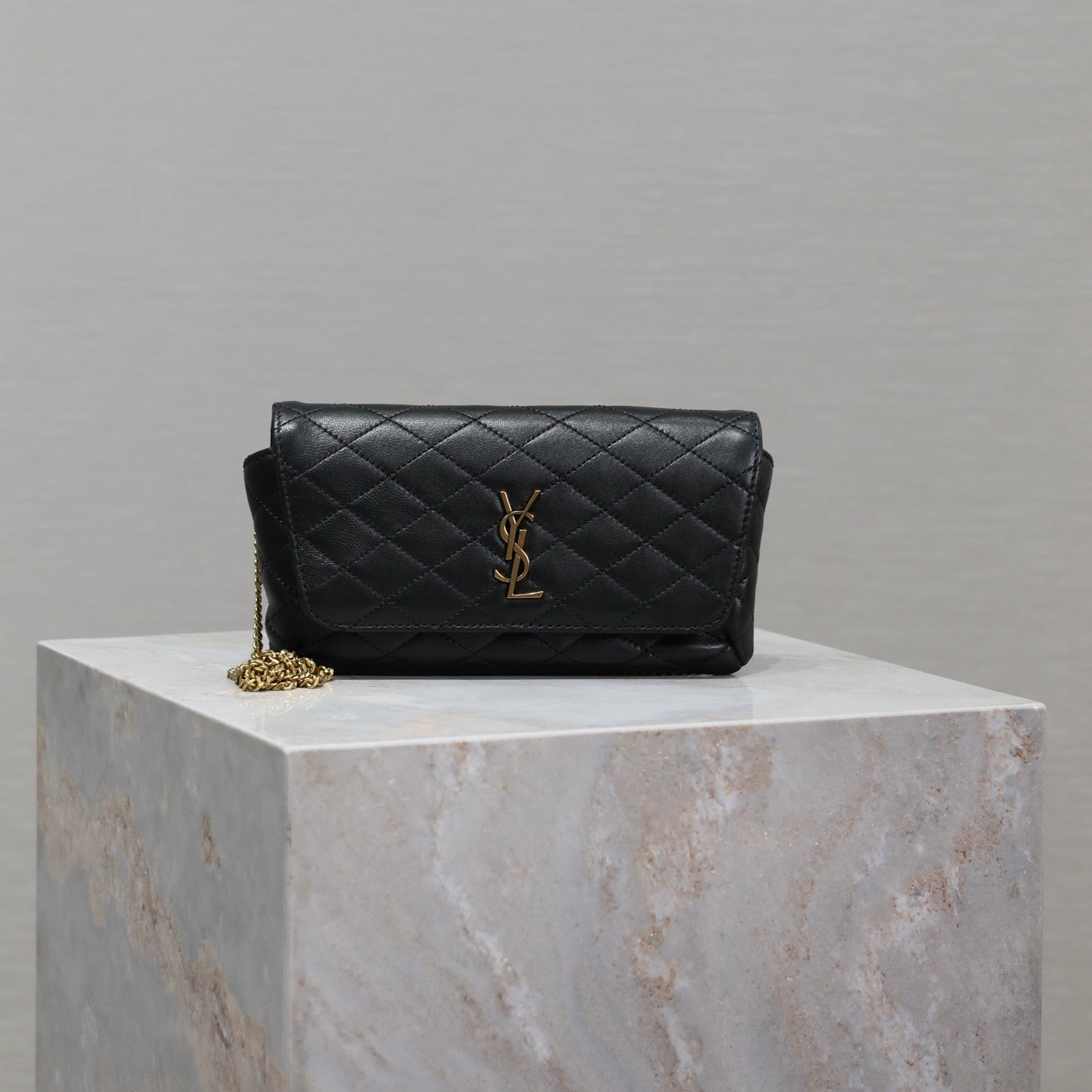 Prada Gaby Phone Bag 19cm Black Quilted Leather GHW mysite