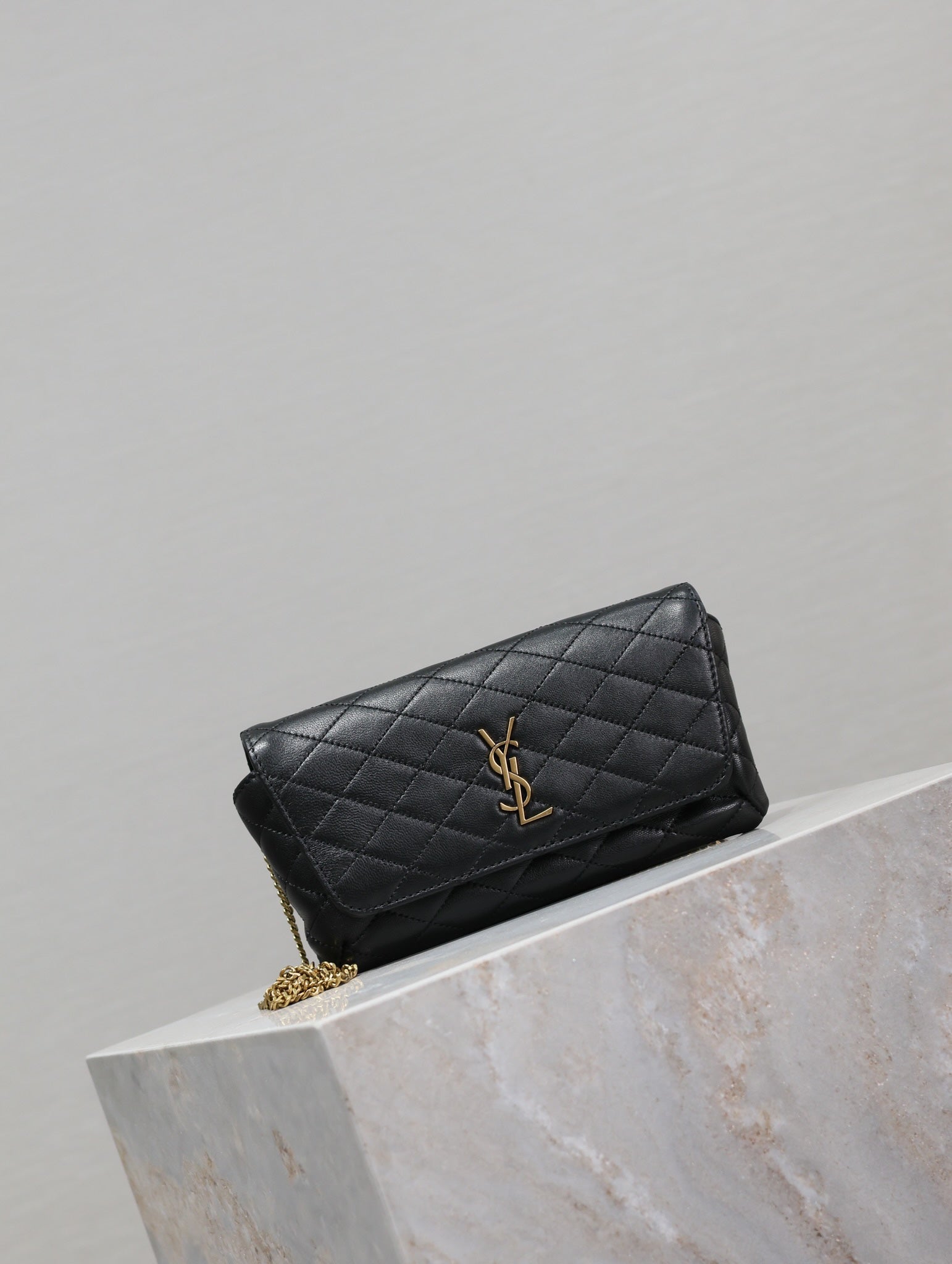 Prada Gaby Phone Bag 19cm Black Quilted Leather GHW mysite