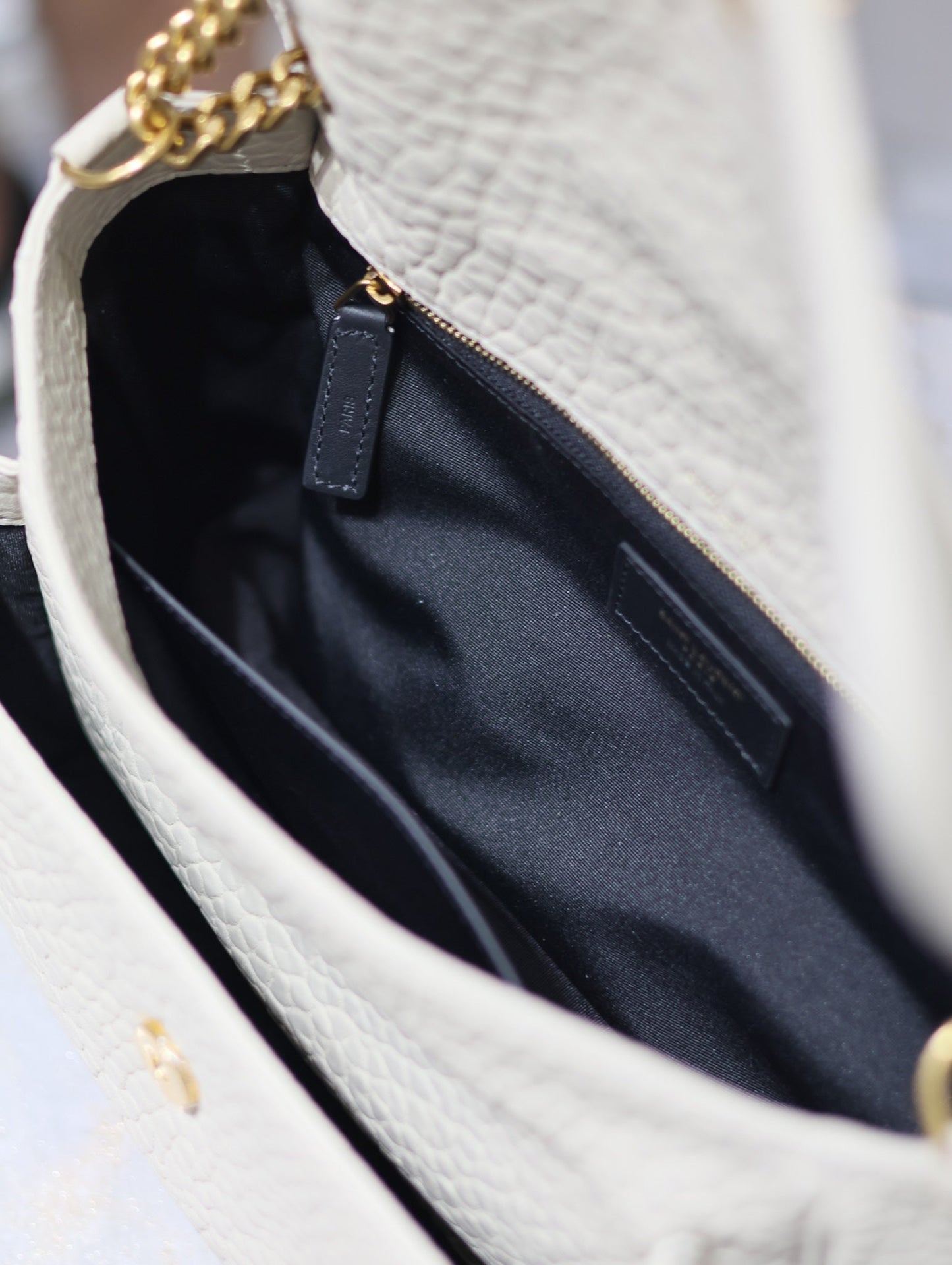 NIKI MEDIUM 28 IN WHITE ELEPHANT PATTERN LAMBSKIN GOLD LOGO mysite