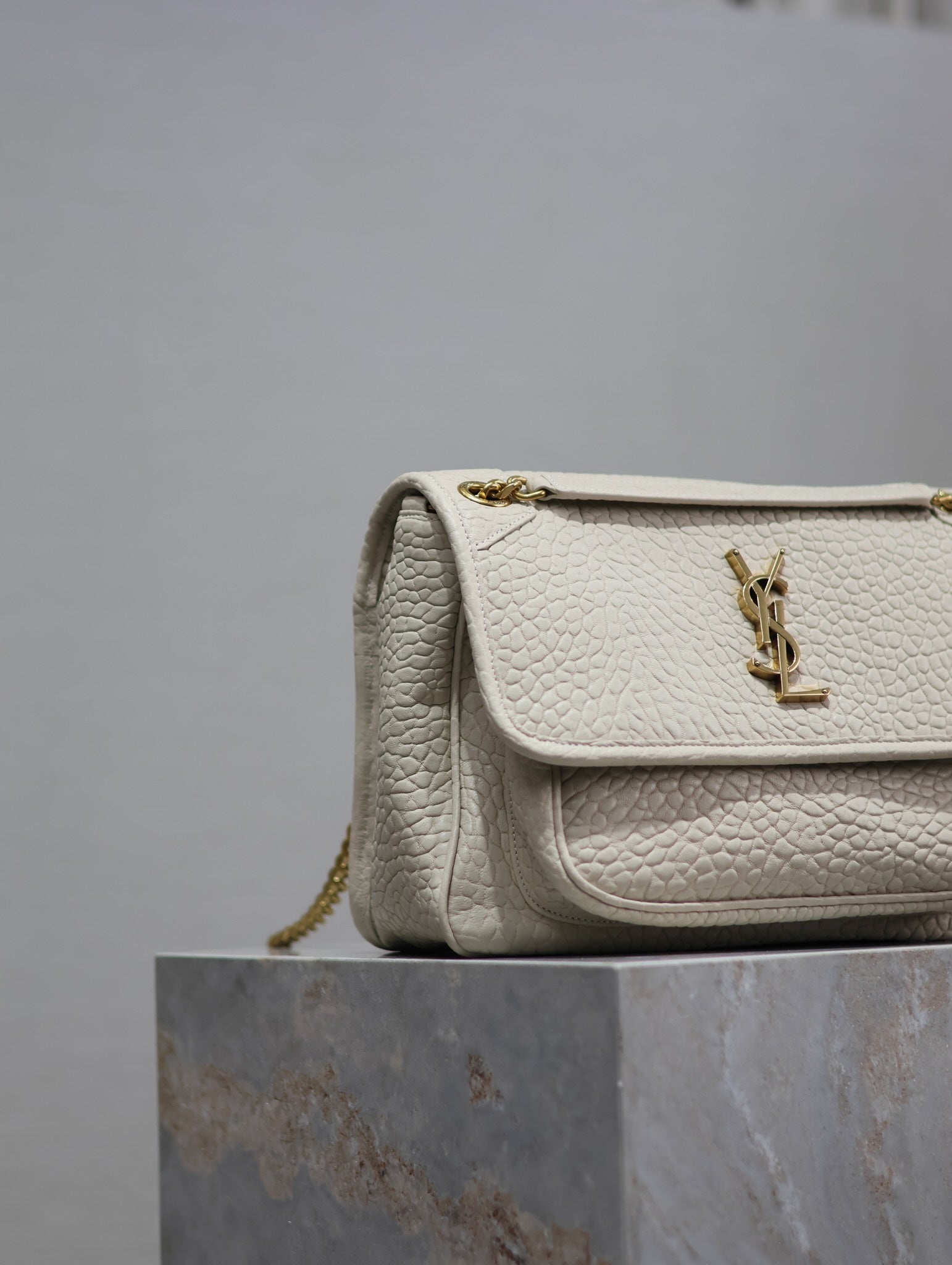 NIKI MEDIUM 28 IN WHITE ELEPHANT PATTERN LAMBSKIN GOLD LOGO mysite