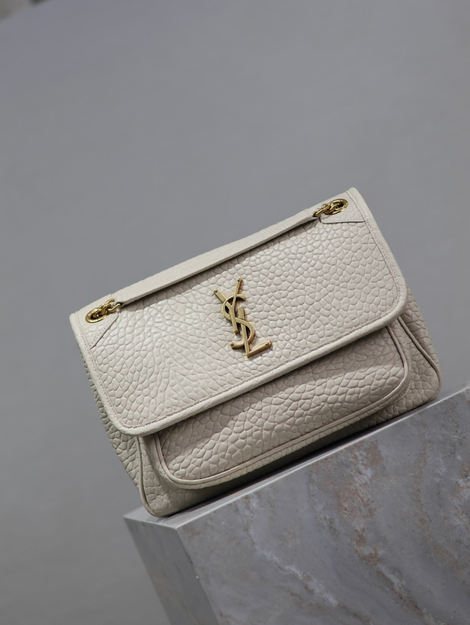 NIKI MEDIUM 28 IN WHITE ELEPHANT PATTERN LAMBSKIN GOLD LOGO mysite