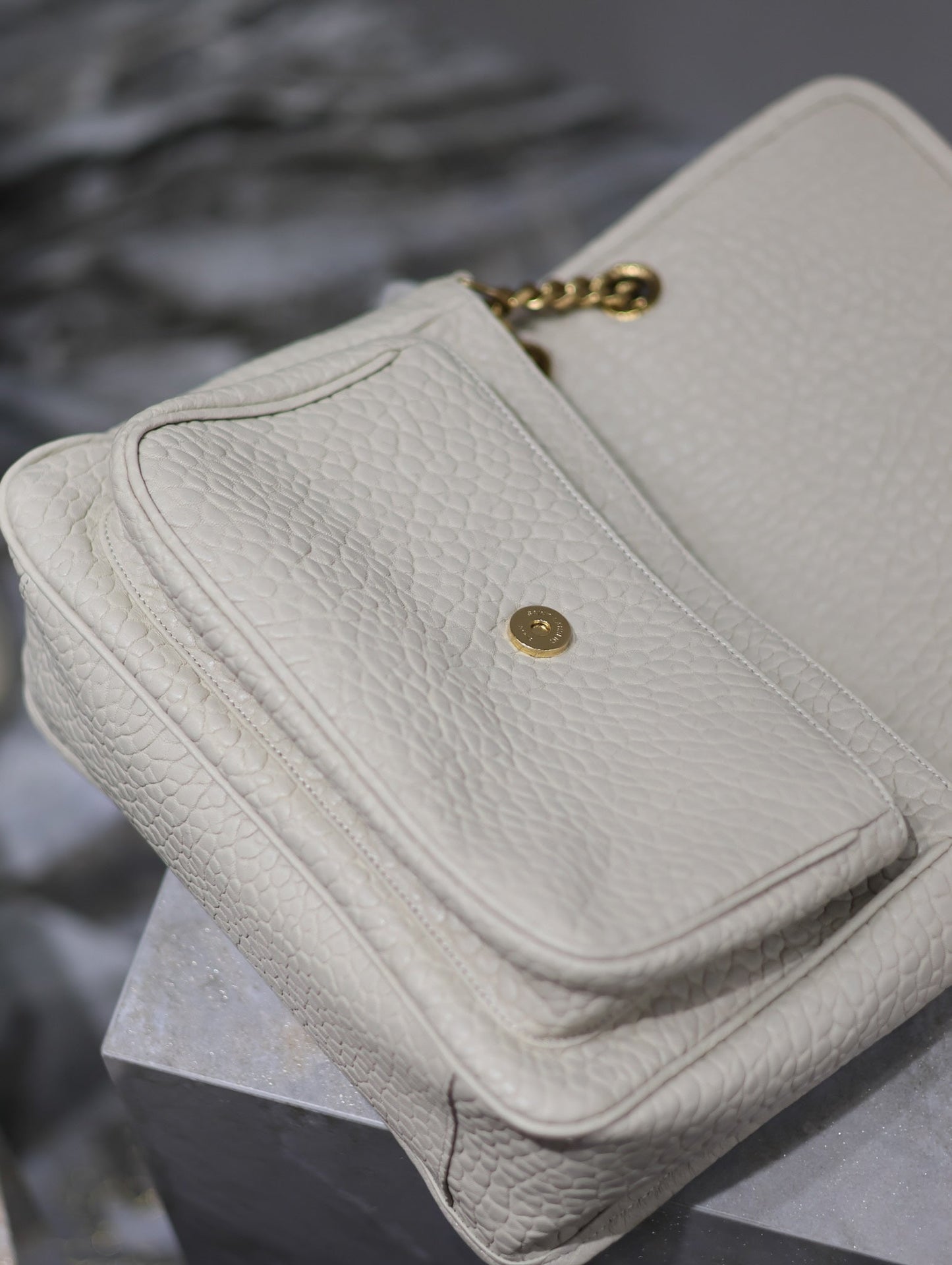 NIKI MEDIUM 28 IN WHITE ELEPHANT PATTERN LAMBSKIN GOLD LOGO mysite